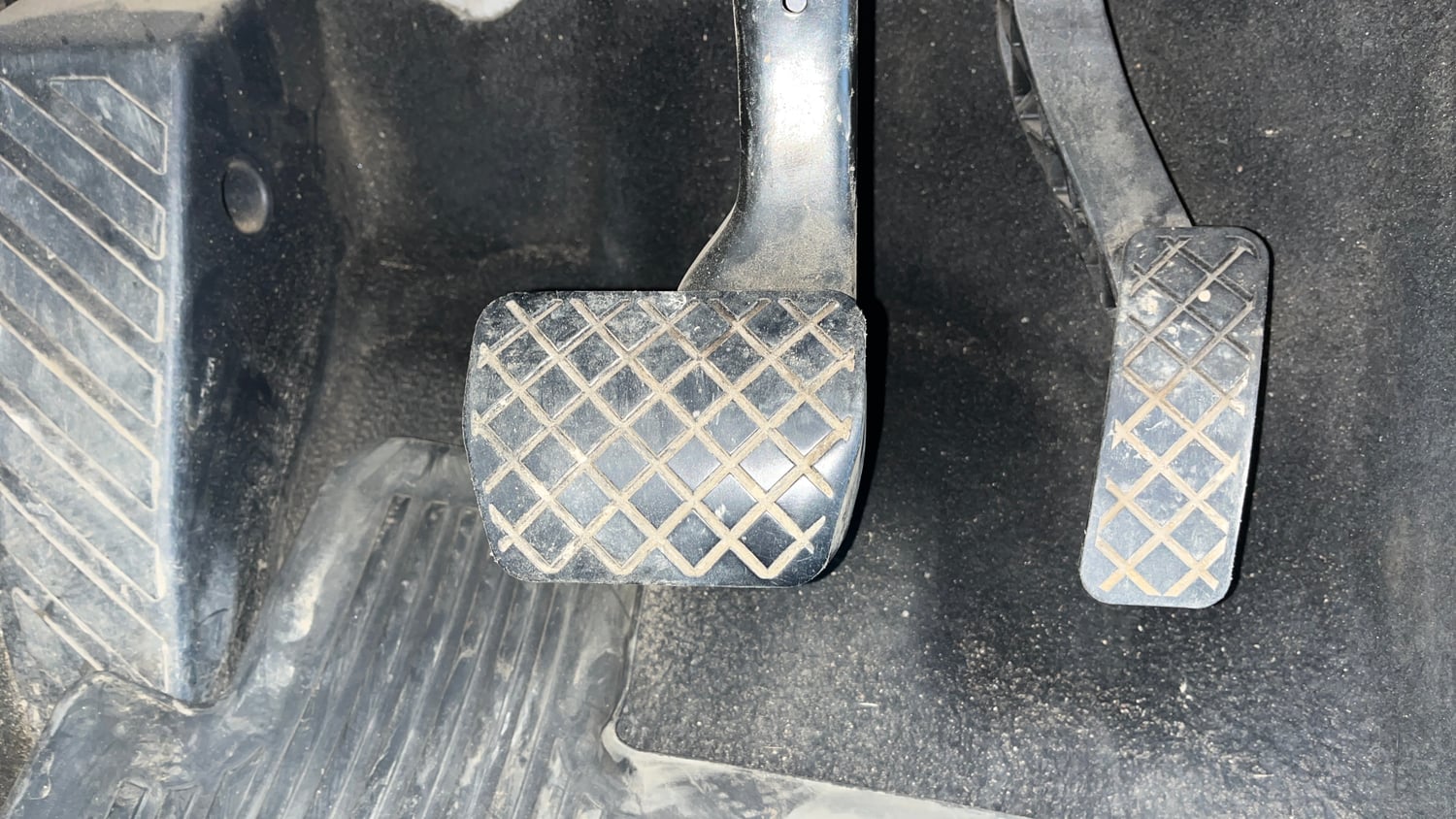 Used 2020 Skoda Superb L&K TSI AT Petrol Automatic interior PEDALS VIEW