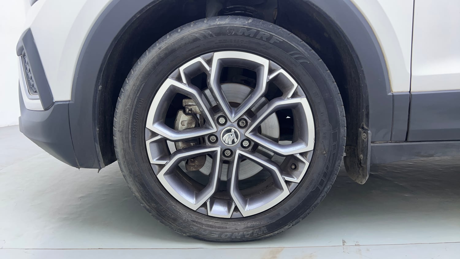 Used 2022 Skoda Kushaq Style 1.5L TSI DSG (6 Airbags) Petrol Automatic tyres LEFT FRONT TYRE RIM VIEW