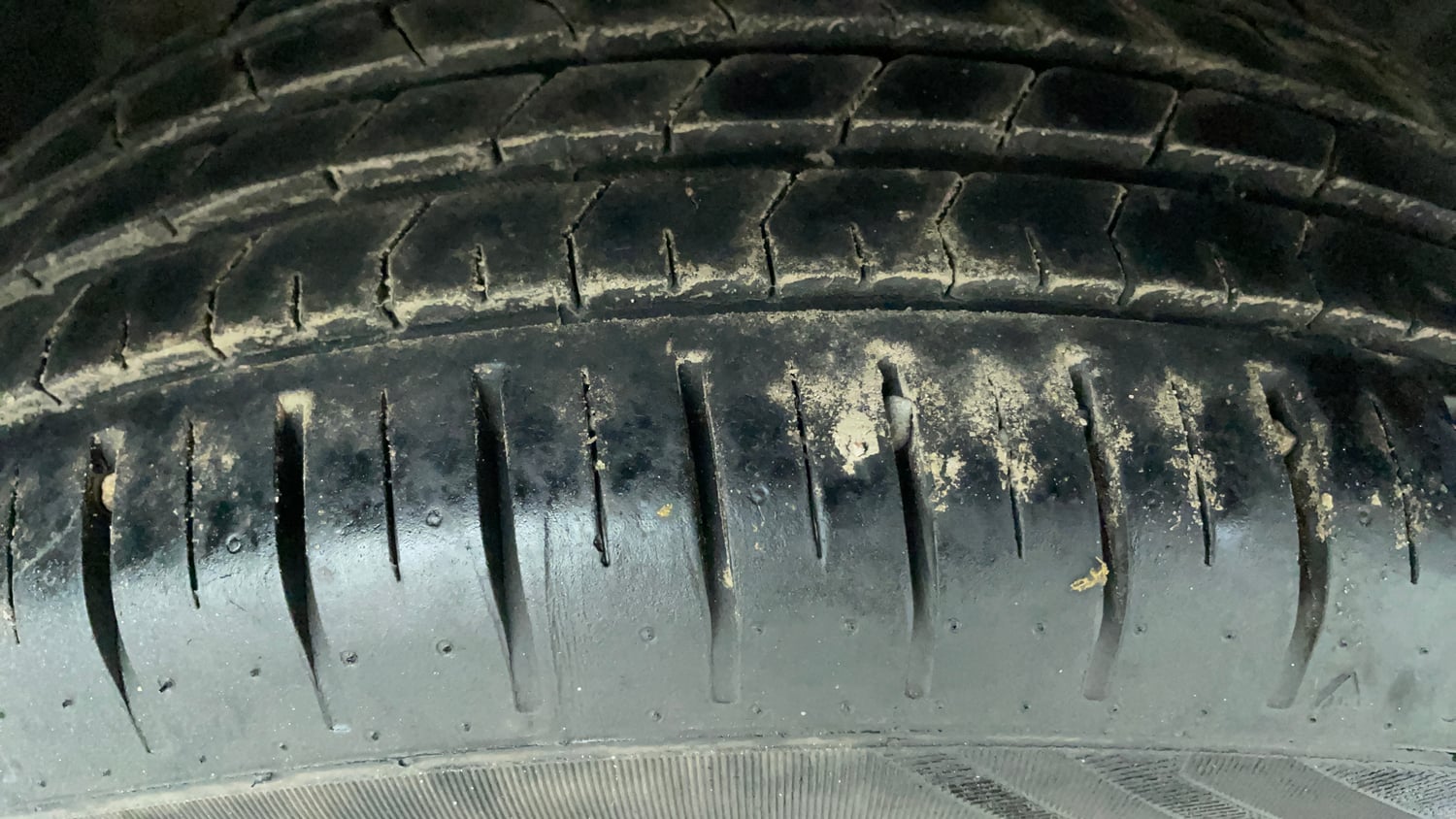 Used 2024 Toyota Glanza G AMT Petrol Automatic tyres RIGHT REAR TYRE TREAD VIEW