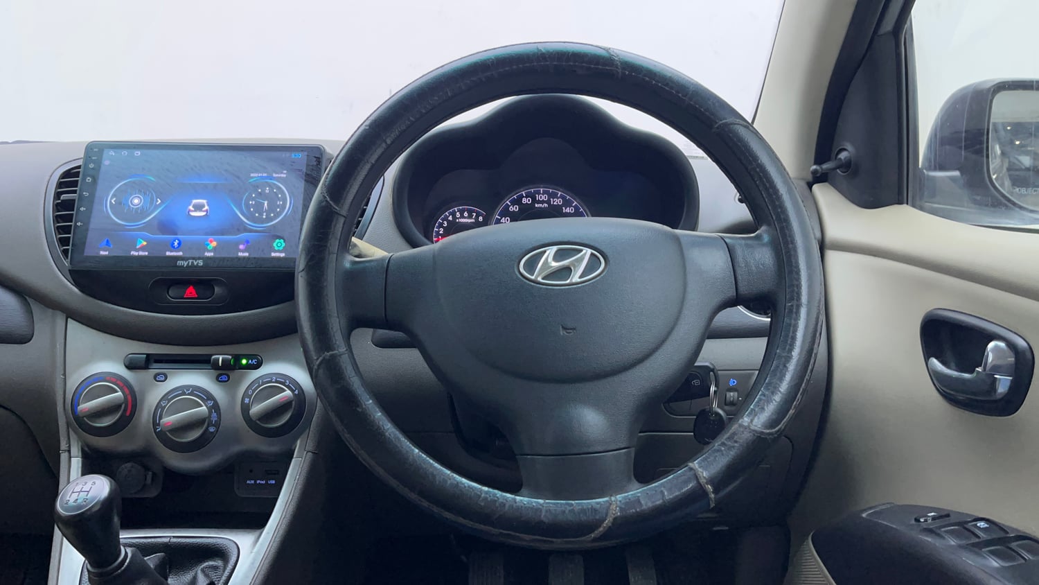 Used 2014 Hyundai i10 Sportz 1.1 iRDE2 Petrol Manual interior STEERING VIEW