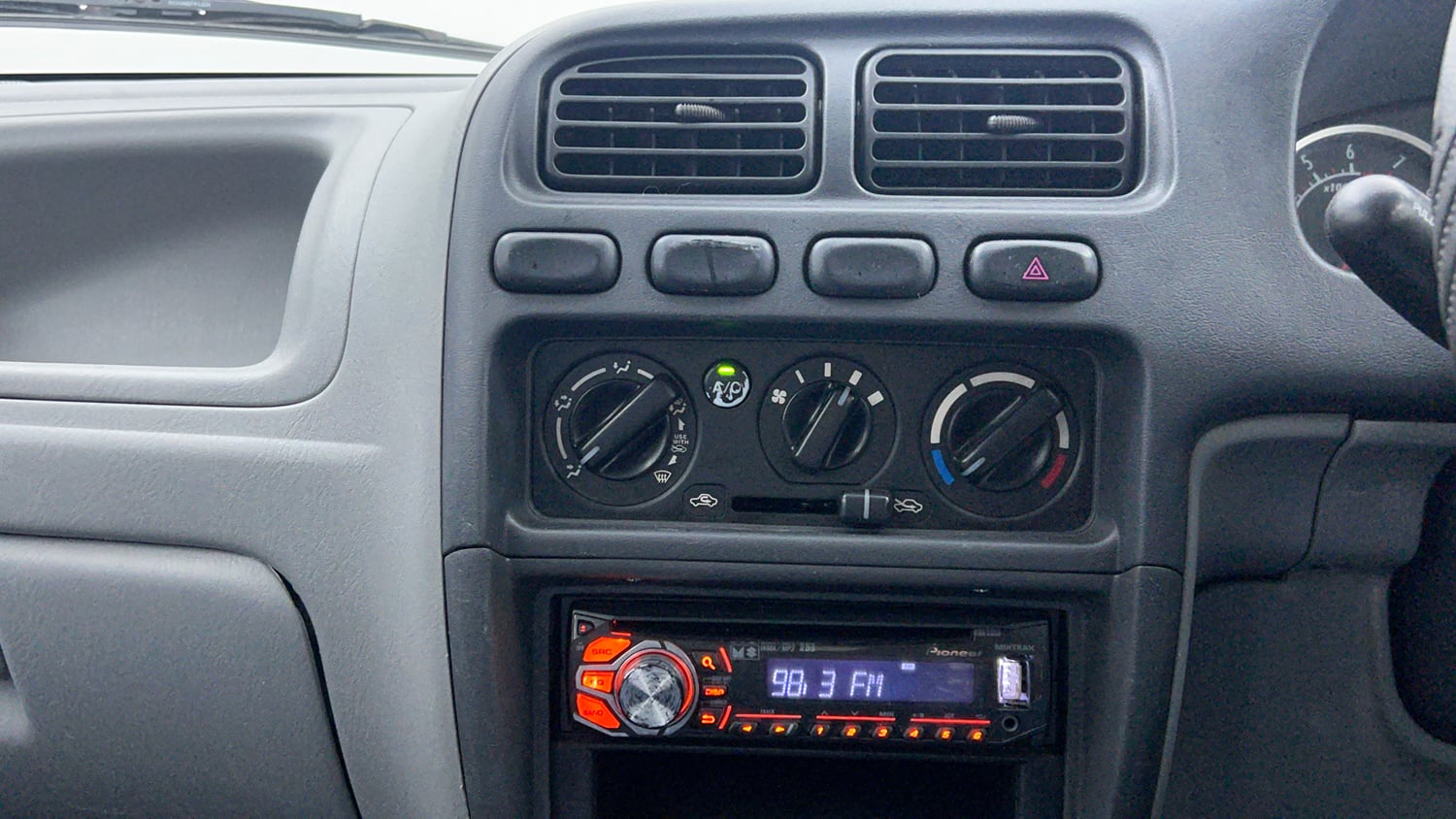 Used 2014 Maruti Suzuki Alto K10 VXi Petrol Manual interior MUSIC SYSTEM & AC CONTROL VIEW