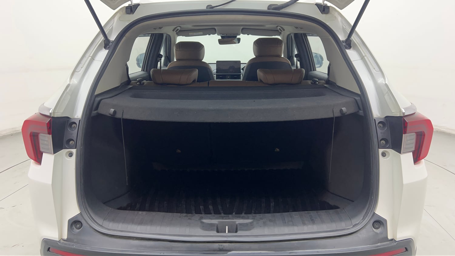 Used 2024 Honda Elevate ZX CVT Petrol Automatic interior DICKY INSIDE VIEW