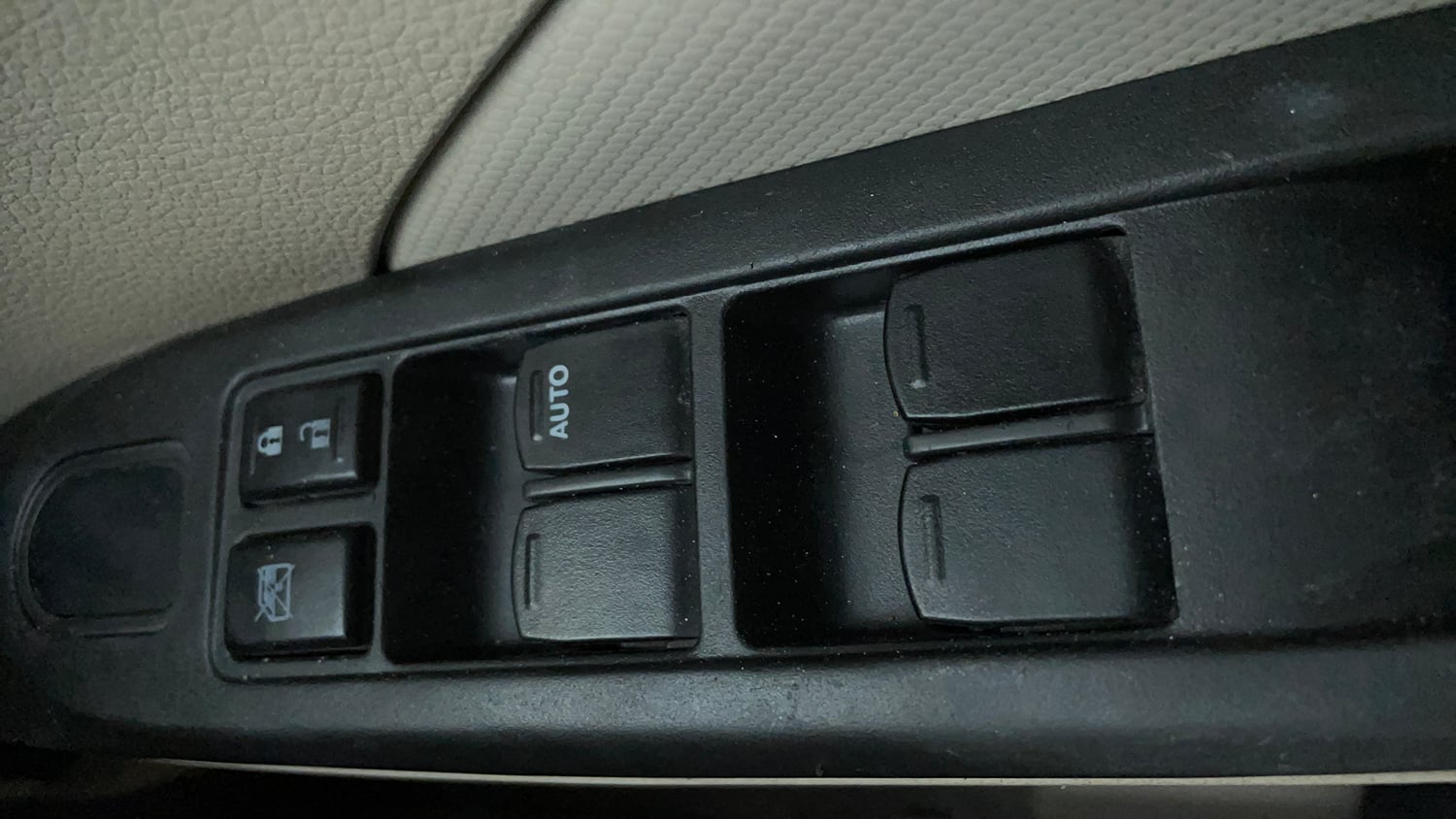 Used 2020 Maruti Suzuki Celerio VXi AMT Petrol Automatic top_features Power windows