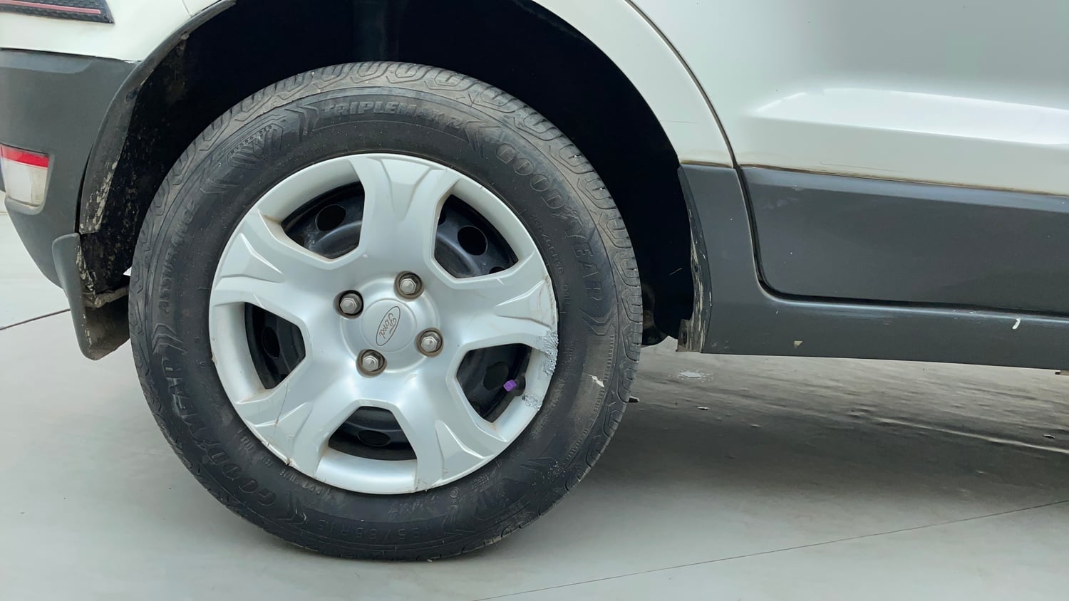 Used 2014 Ford EcoSport Trend 1.5 TDCi Diesel Manual tyres RIGHT REAR TYRE RIM VIEW
