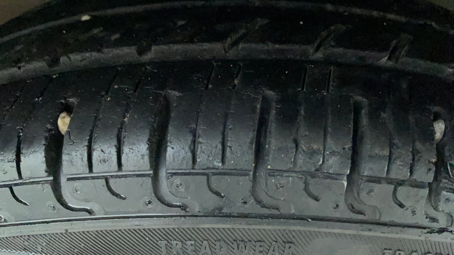 Used 2016 Datsun Redi-GO T (O) Petrol Manual tyres RIGHT FRONT TYRE TREAD VIEW