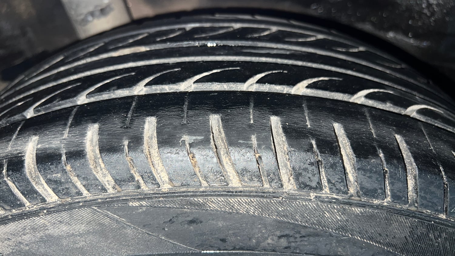Used 2013 Honda Amaze 1.2 S i-VTEC Petrol Manual tyres RIGHT REAR TYRE TREAD VIEW
