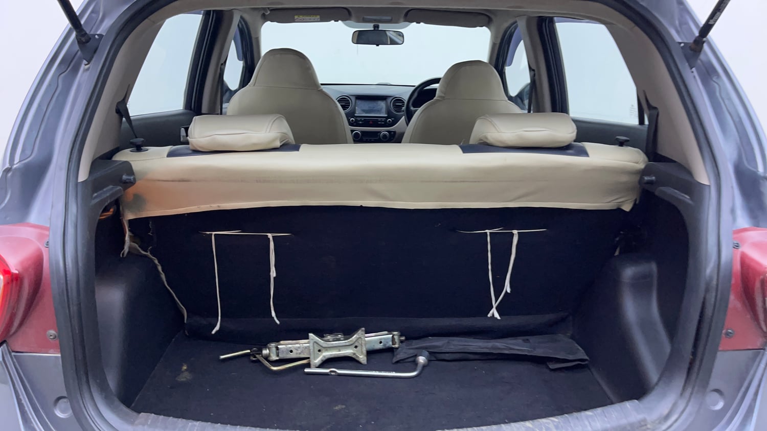 Used 2018 Hyundai Grand i10 Asta 1.2 Kappa VTVT Petrol Manual interior DICKY INSIDE VIEW