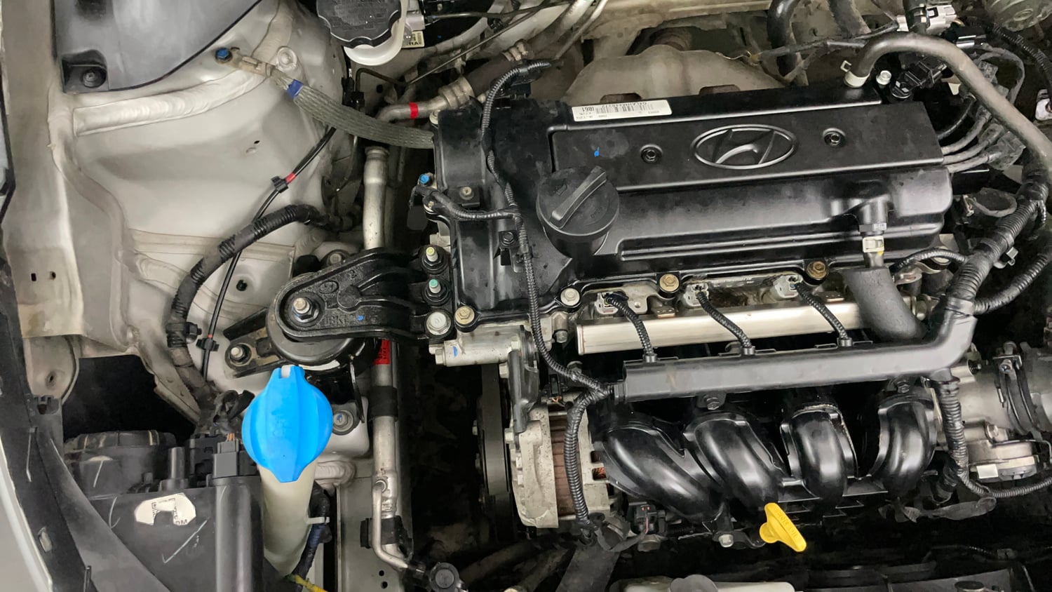 Used 2017 Hyundai Elite i20 Sportz 1.2 Petrol Manual engine ENGINE RIGHT SIDE VIEW