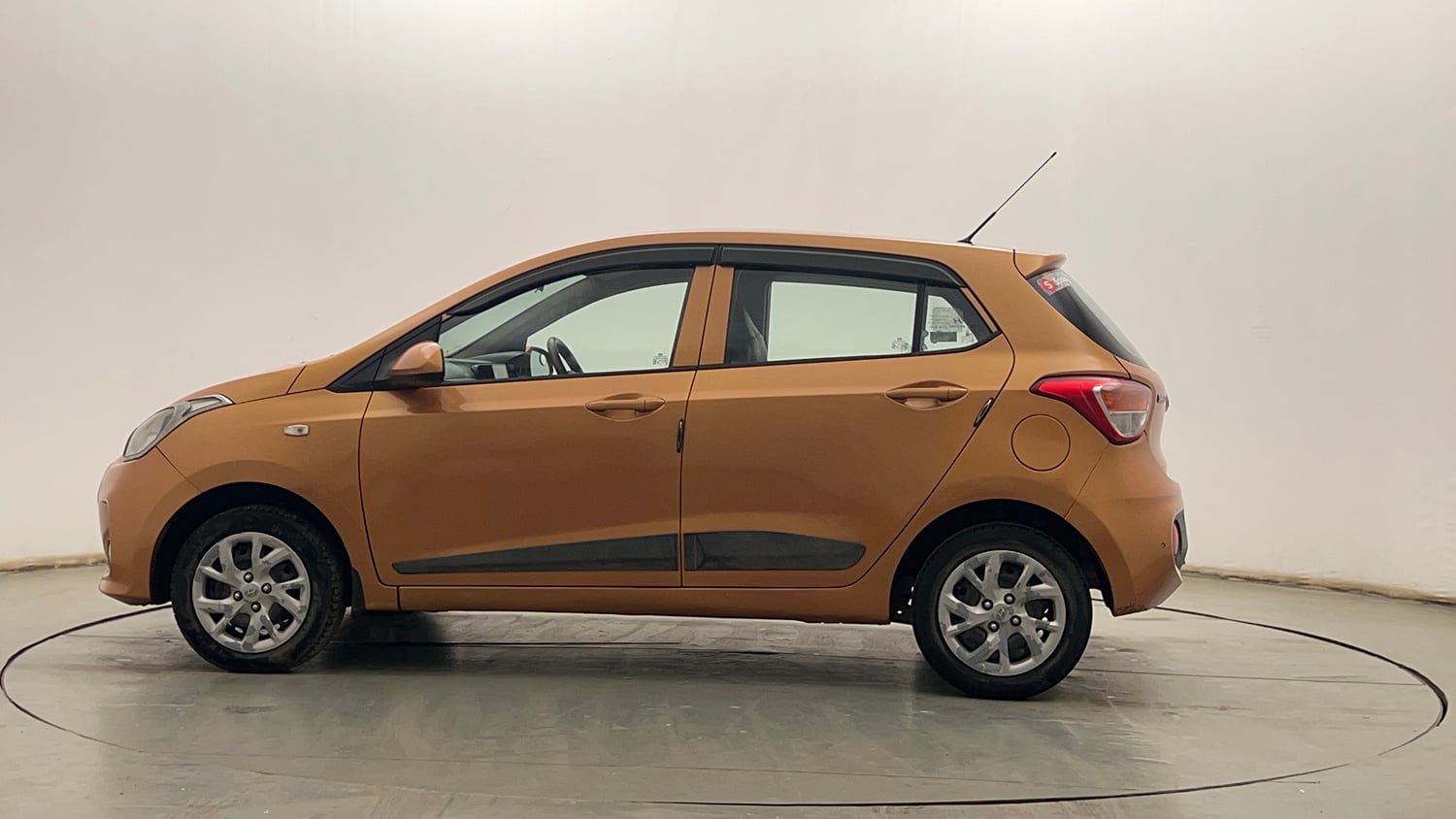 Used 2018 Hyundai Grand i10 Sportz 1.2 Kappa VTVT Petrol Manual exterior LEFT SIDE VIEW