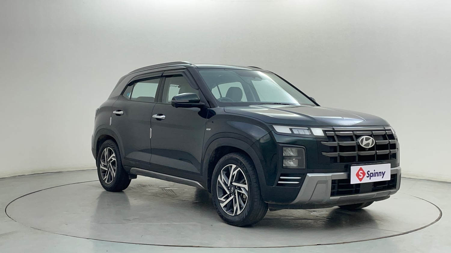 Used 2024 Hyundai Creta 1.5 CRDi Diesel AT DSL SX(O) Diesel Automatic exterior RIGHT FRONT CORNER VIEW