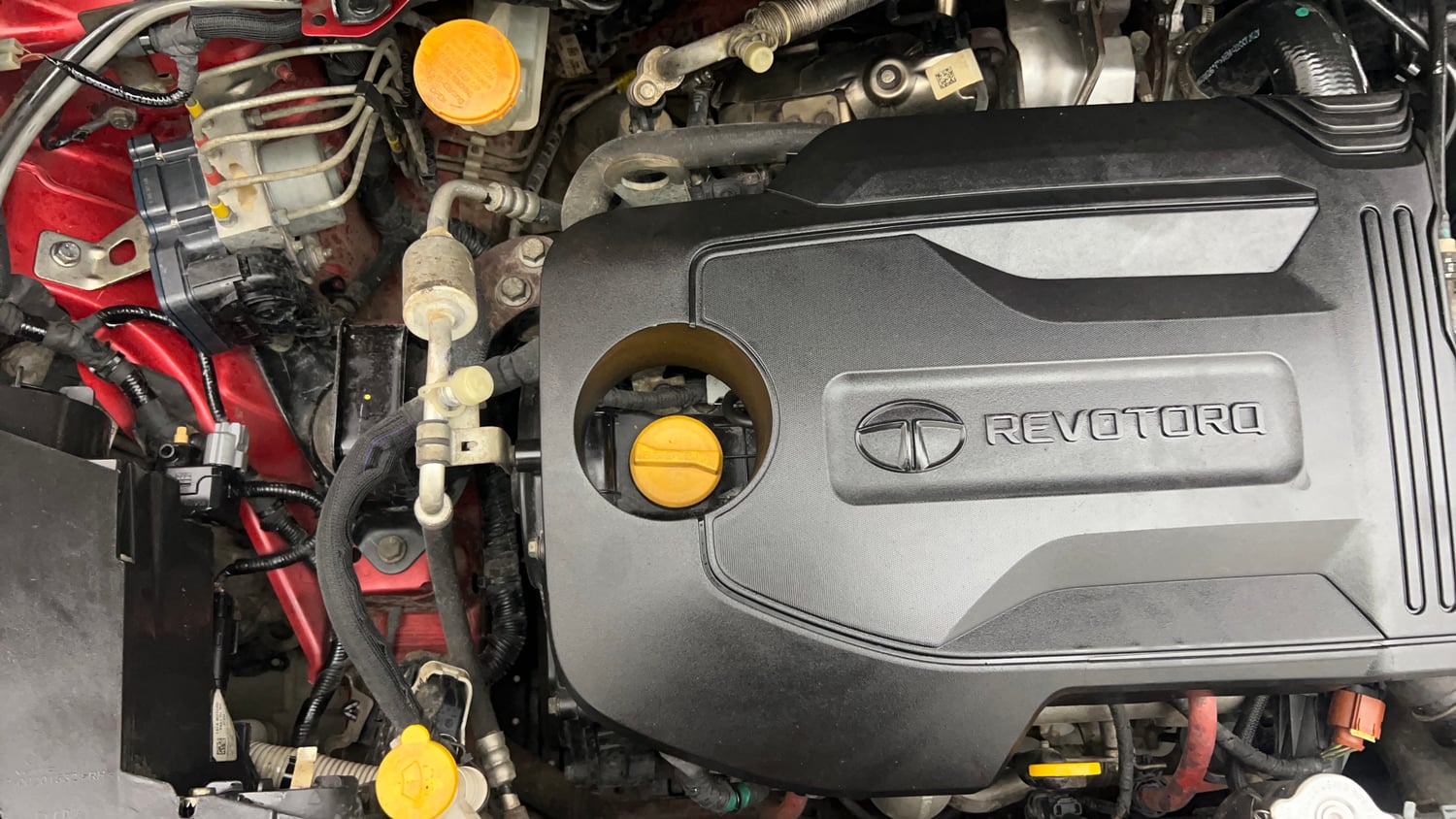 Used 2022 Tata Altroz XZ Diesel Diesel Manual engine ENGINE RIGHT SIDE VIEW