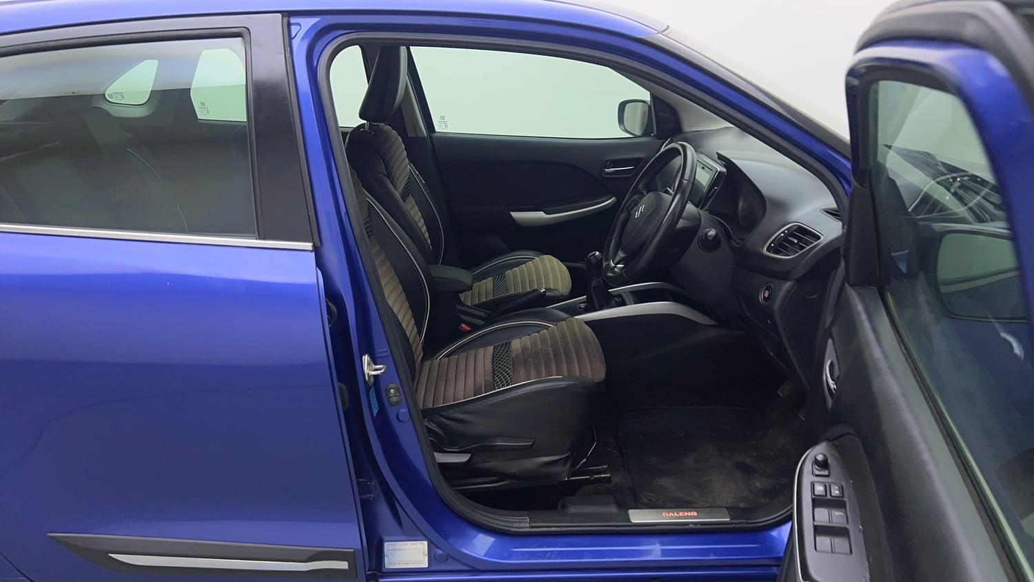 Used 2017 Maruti Suzuki Baleno Alpha 1.2 Petrol Manual interior RIGHT SIDE FRONT DOOR CABIN VIEW
