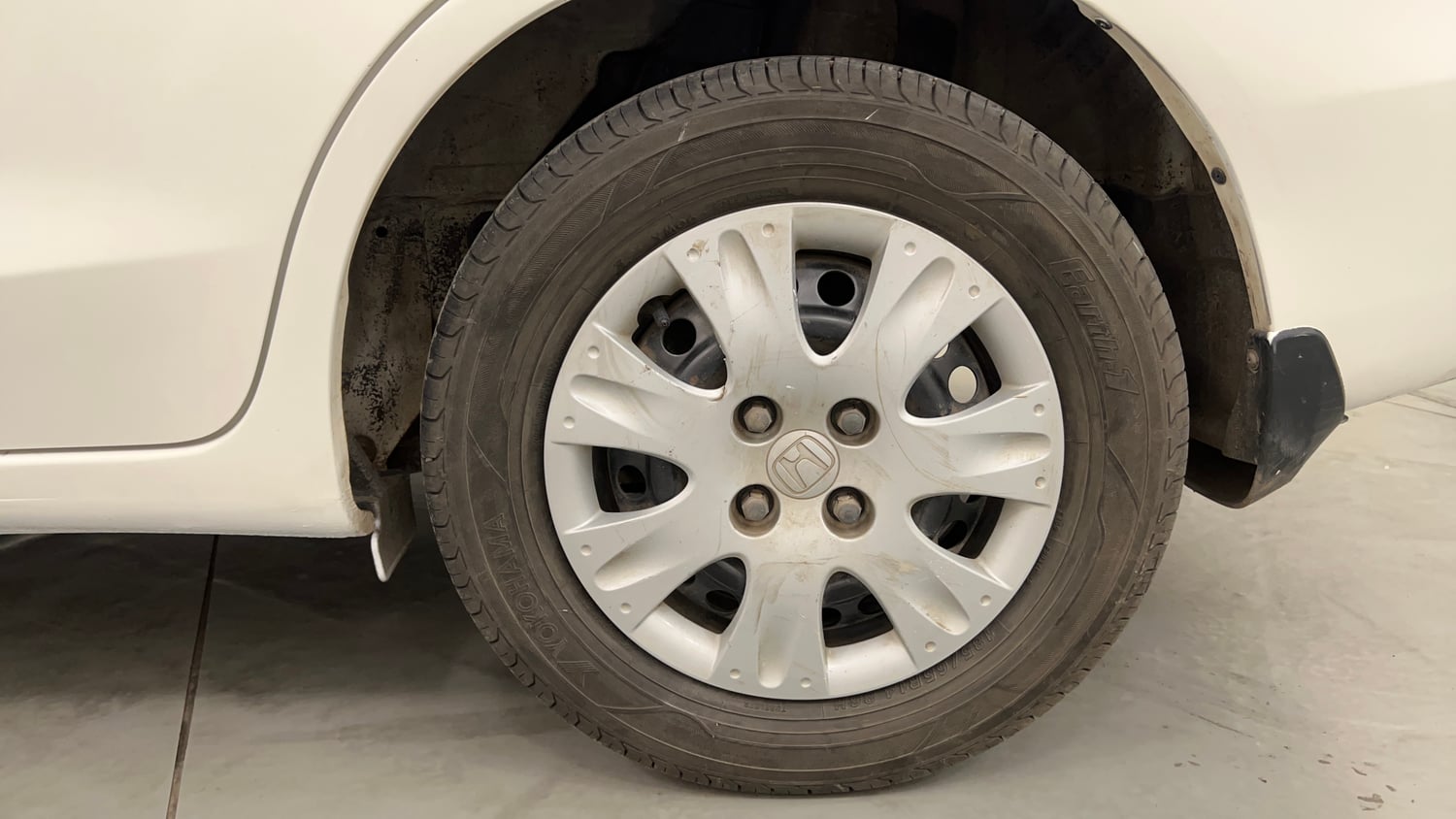 Used 2014 Honda Amaze 1.2 S i-VTEC Petrol Manual tyres LEFT REAR TYRE RIM VIEW