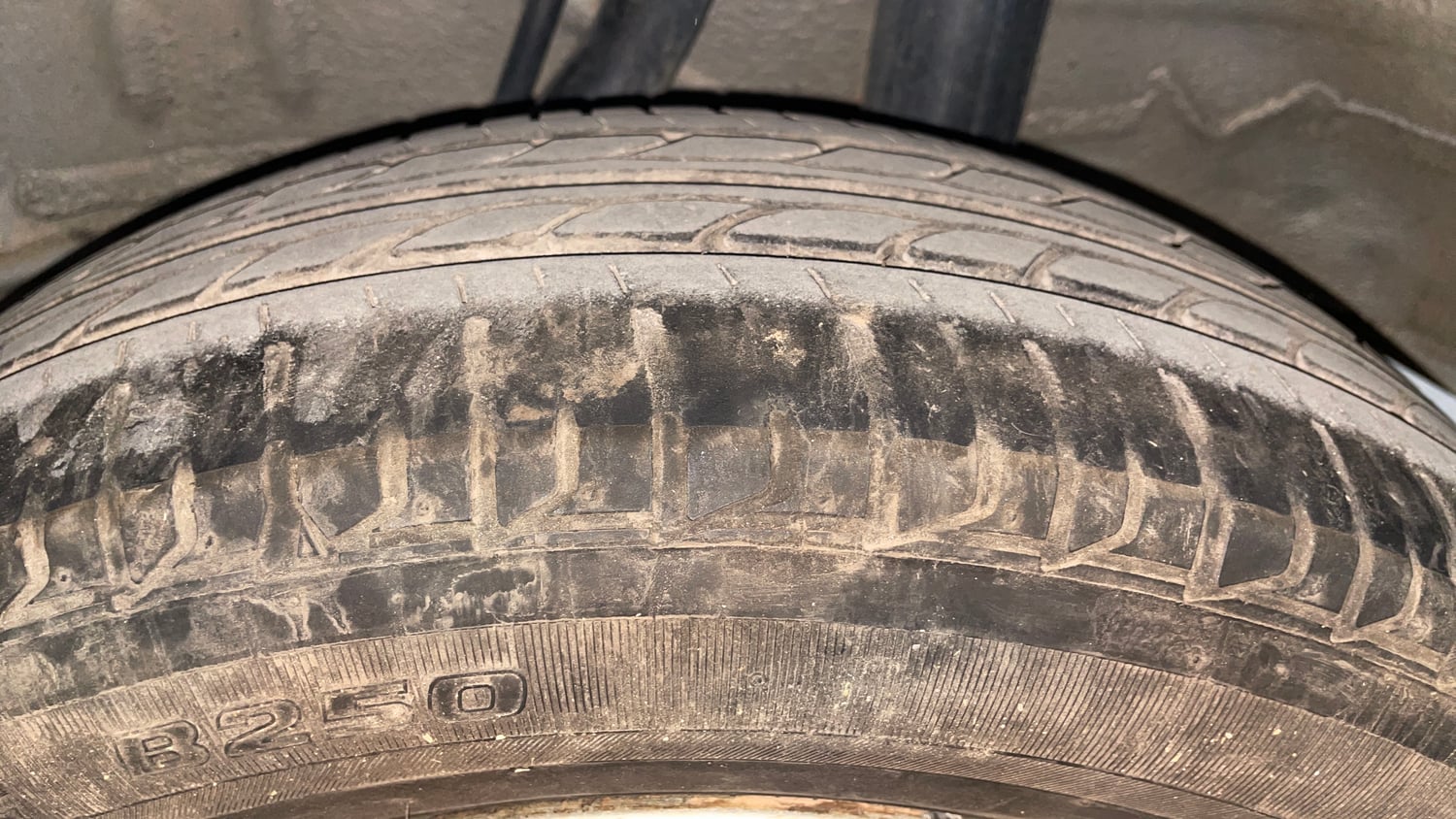 Used 2019 Honda Amaze 1.2 V MT Petrol Petrol Manual tyres LEFT REAR TYRE TREAD VIEW