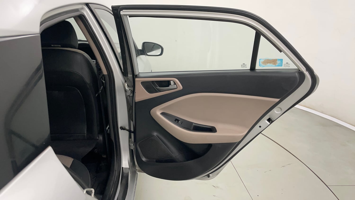 Used 2017 Hyundai Elite i20 Sportz 1.2 Petrol Manual interior RIGHT REAR DOOR OPEN VIEW