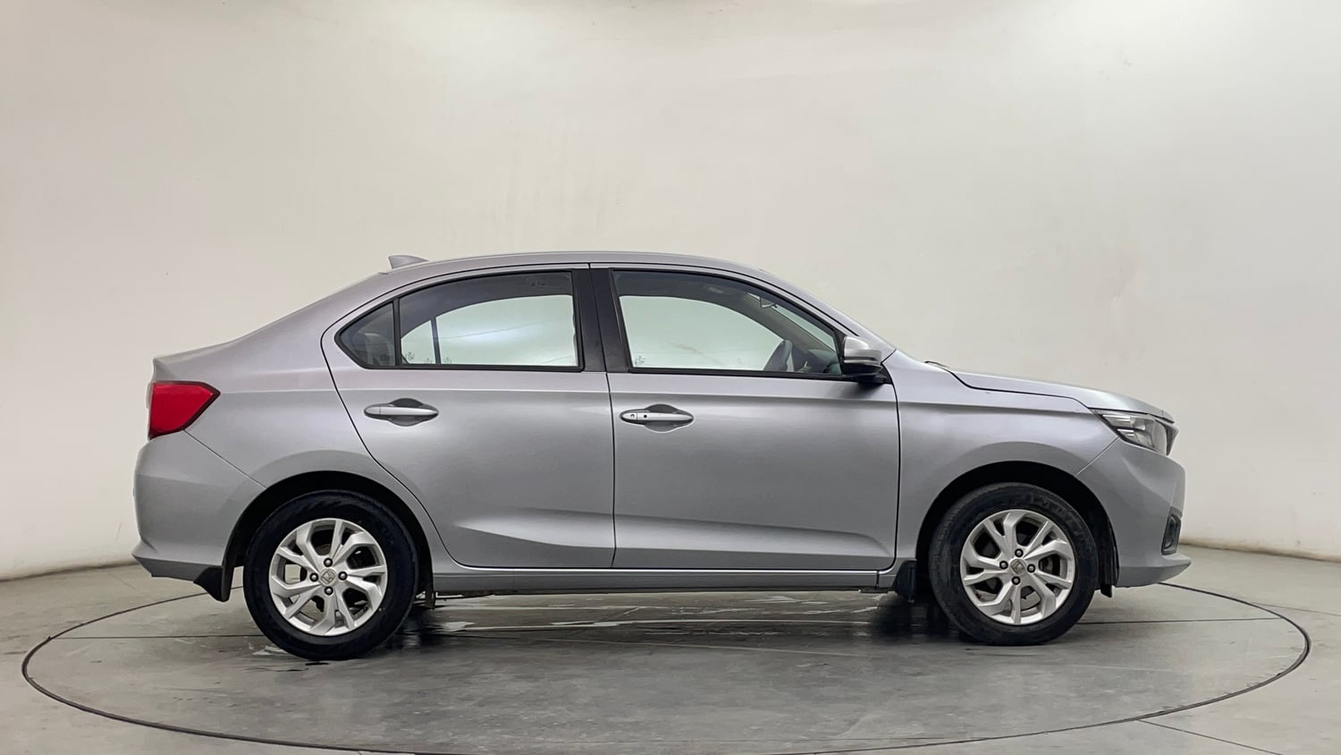 Used 2019 Honda Amaze 1.2 V MT Petrol Petrol Manual exterior RIGHT SIDE VIEW