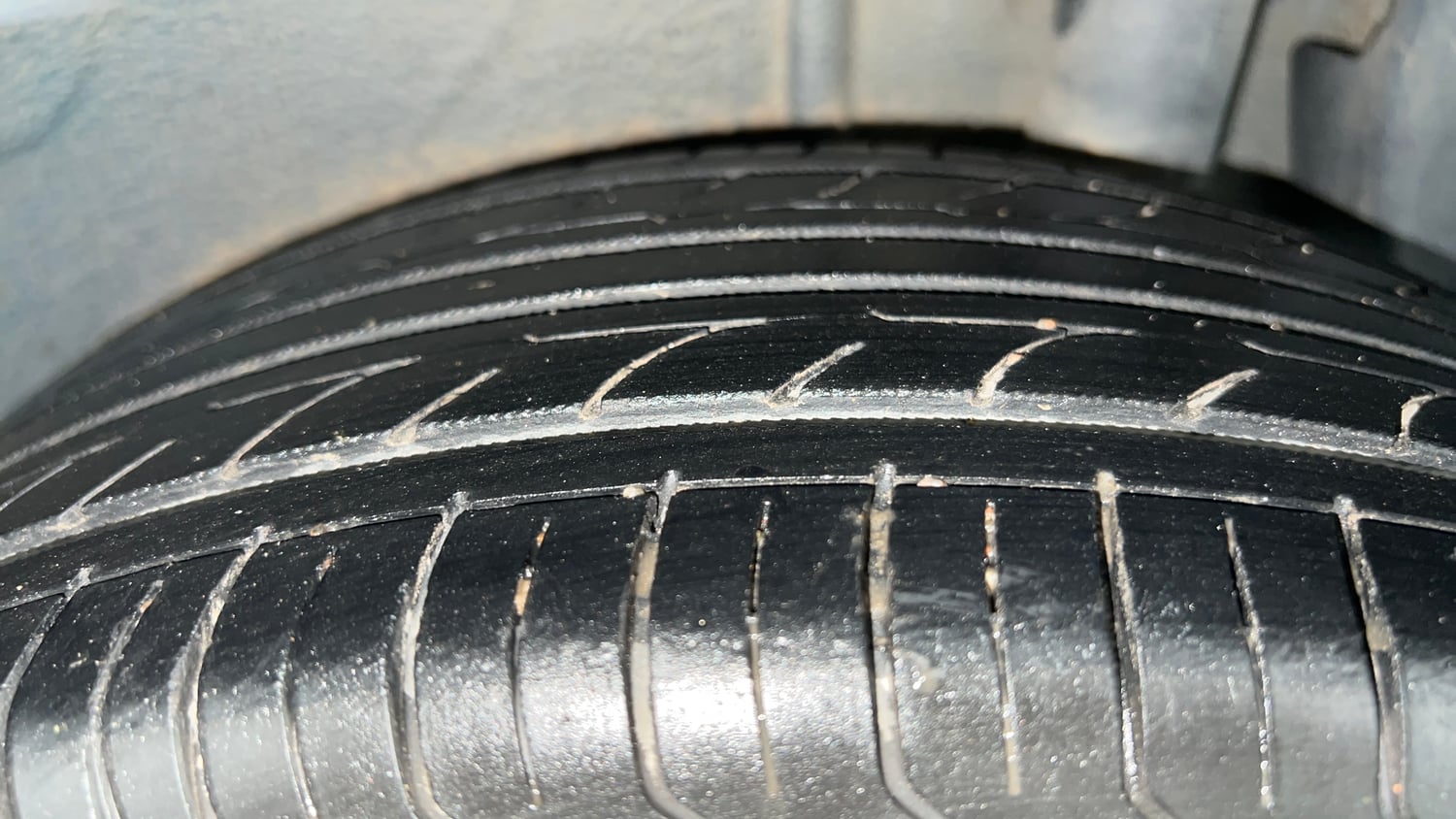 Used 2019 Maruti Suzuki Ignis Alpha 1.2 MT Petrol Manual tyres LEFT REAR TYRE TREAD VIEW