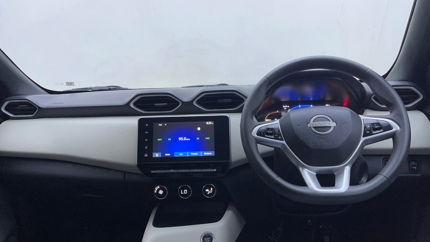 Used 2023 Nissan Magnite XV Turbo CVT Petrol Automatic interior DASHBOARD VIEW