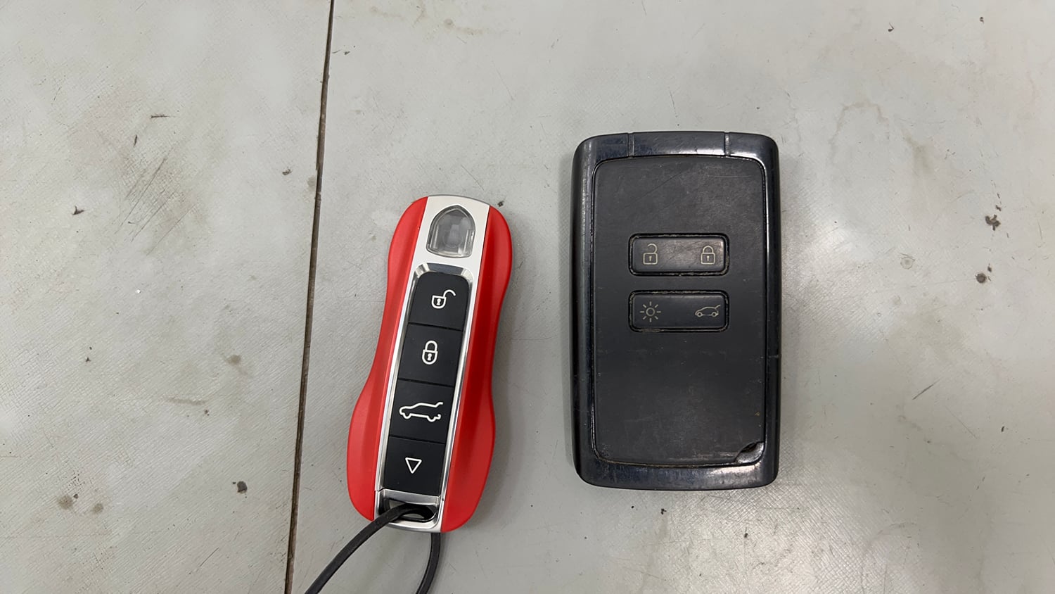 Used 2021 Renault Kiger RXZ AMT Petrol Automatic extra CAR KEY VIEW