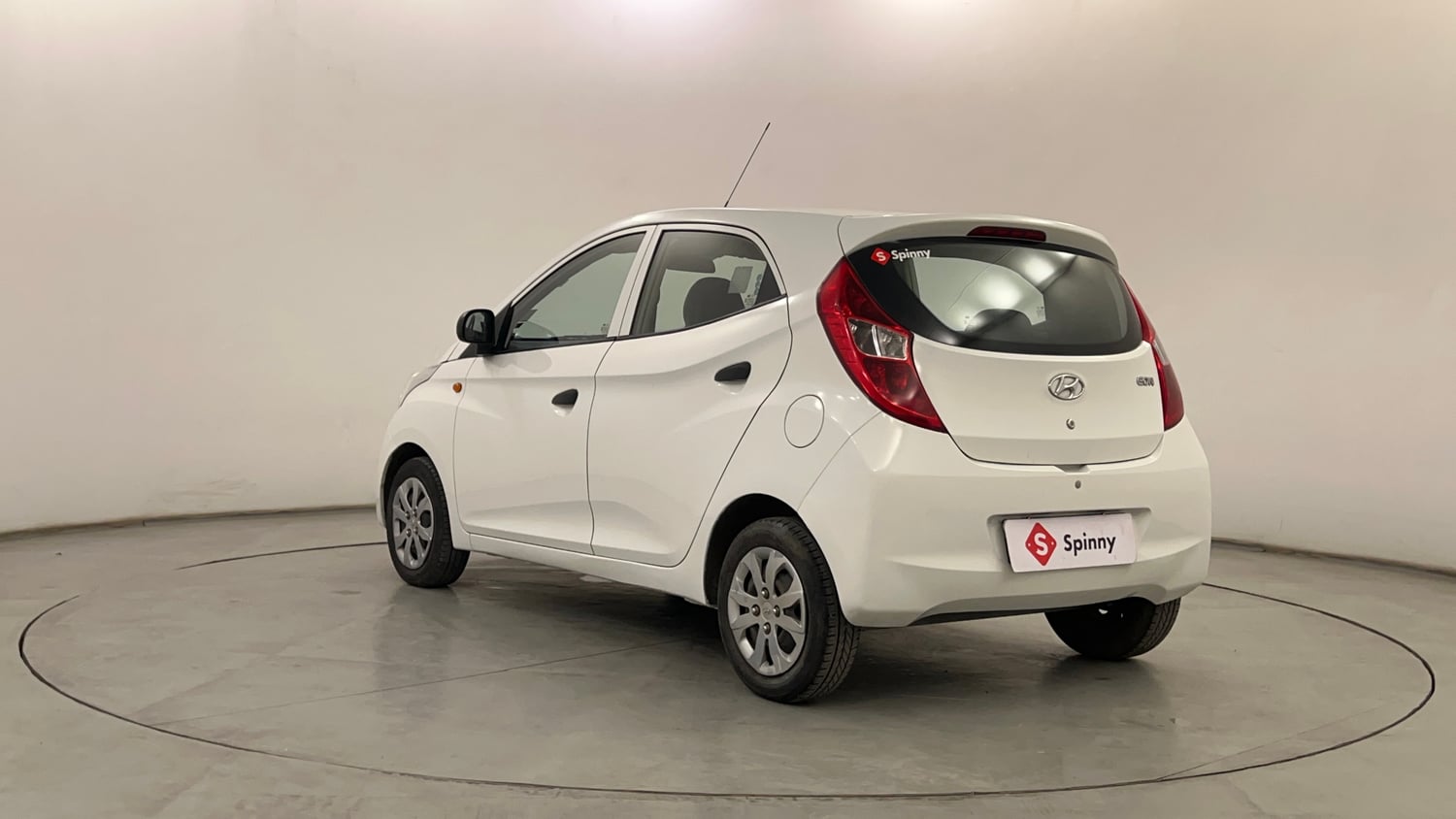 Used 2017 Hyundai Eon Magna + Petrol Manual exterior LEFT REAR CORNER VIEW