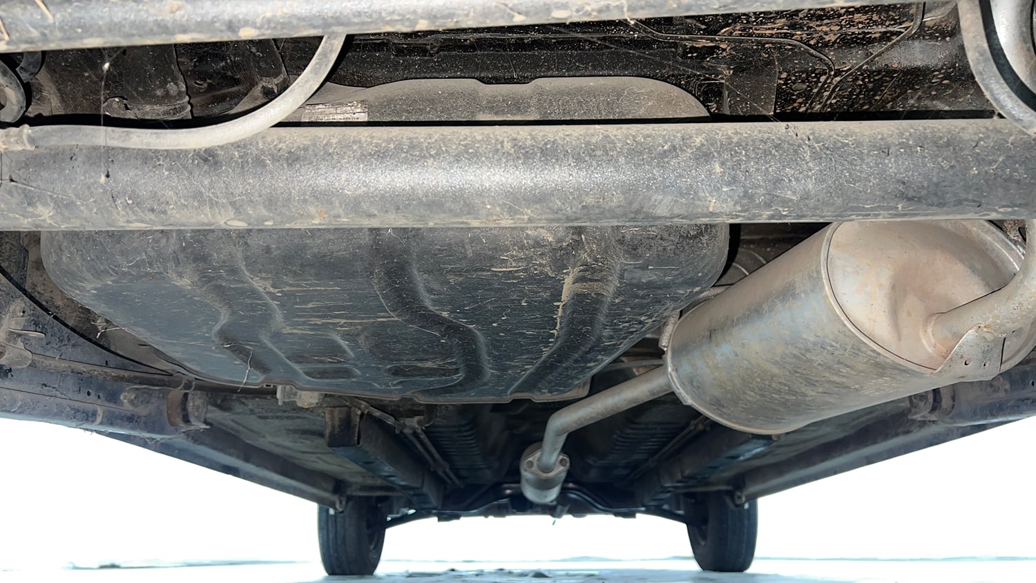 Used 2015 Maruti Suzuki Wagon R VXI Petrol Manual extra REAR UNDERBODY VIEW (TAKEN FROM REAR)