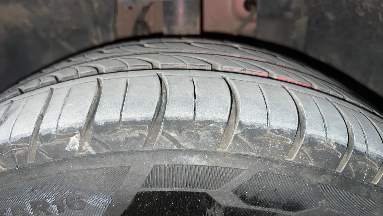 Used 2022 Tata Altroz XZ Diesel Diesel Manual tyres LEFT FRONT TYRE TREAD VIEW