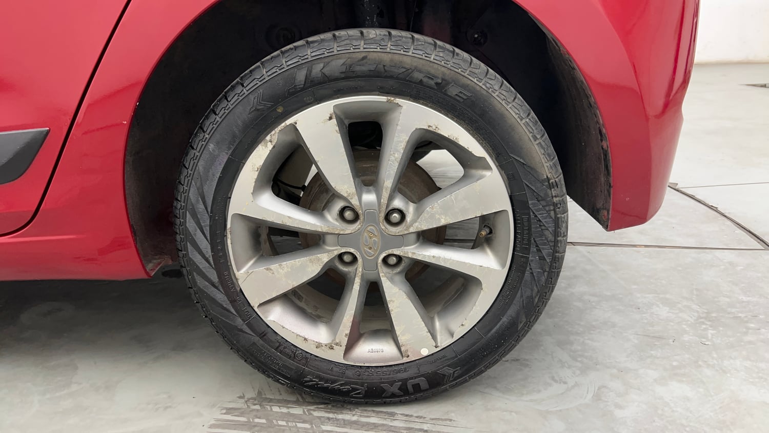 Used 2015 Hyundai Elite i20 Asta 1.2 Petrol Manual tyres LEFT REAR TYRE RIM VIEW