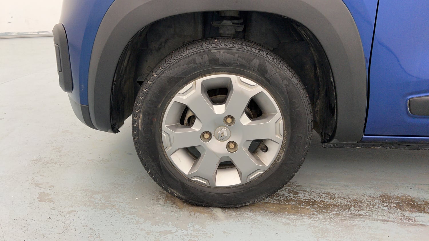 Used 2019 Renault Kwid CLIMBER 1.0 Petrol Manual tyres LEFT FRONT TYRE RIM VIEW