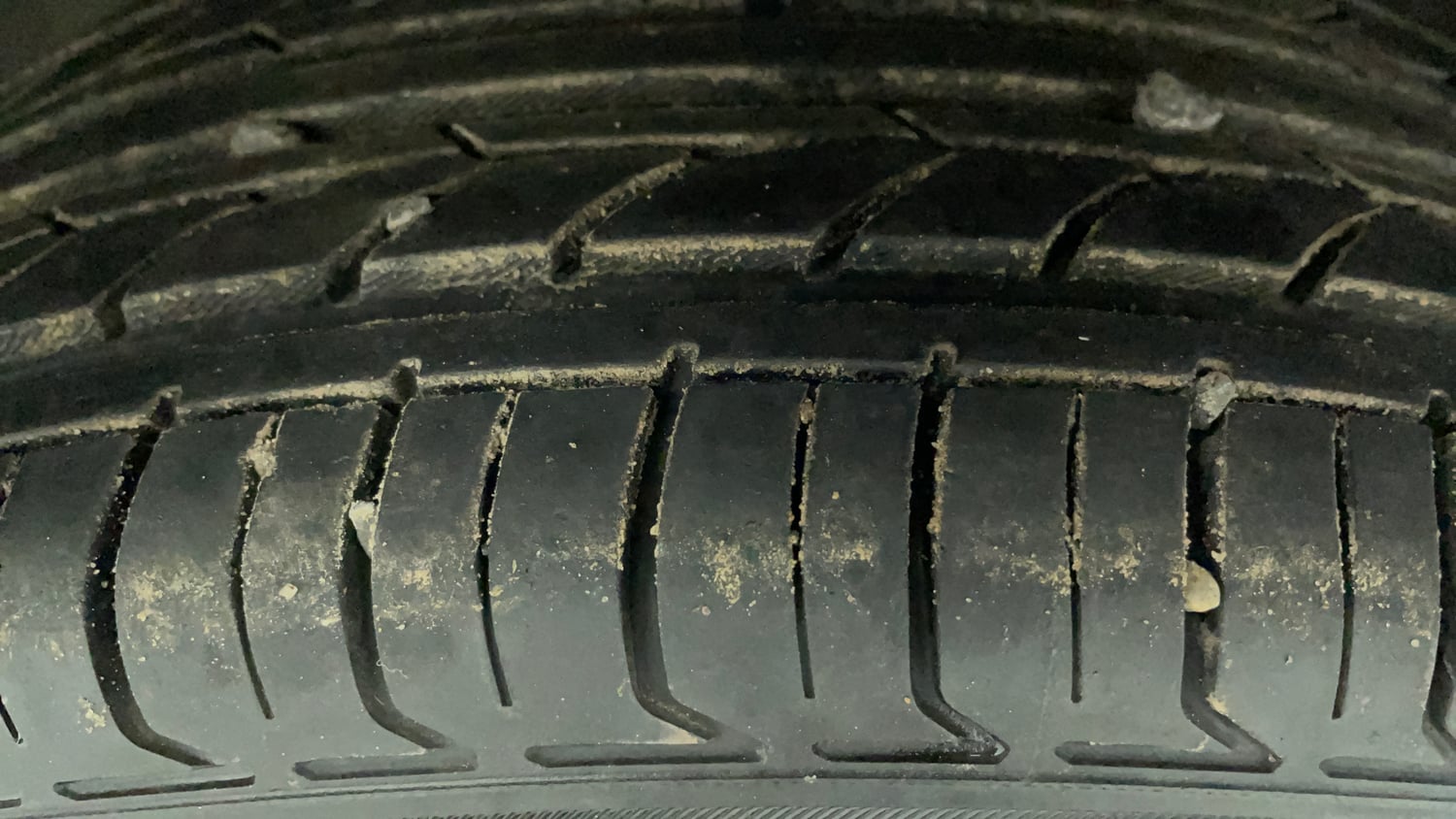 Used 2023 Honda Amaze VX MT 1.2 Petrol Petrol Manual tyres LEFT FRONT TYRE TREAD VIEW