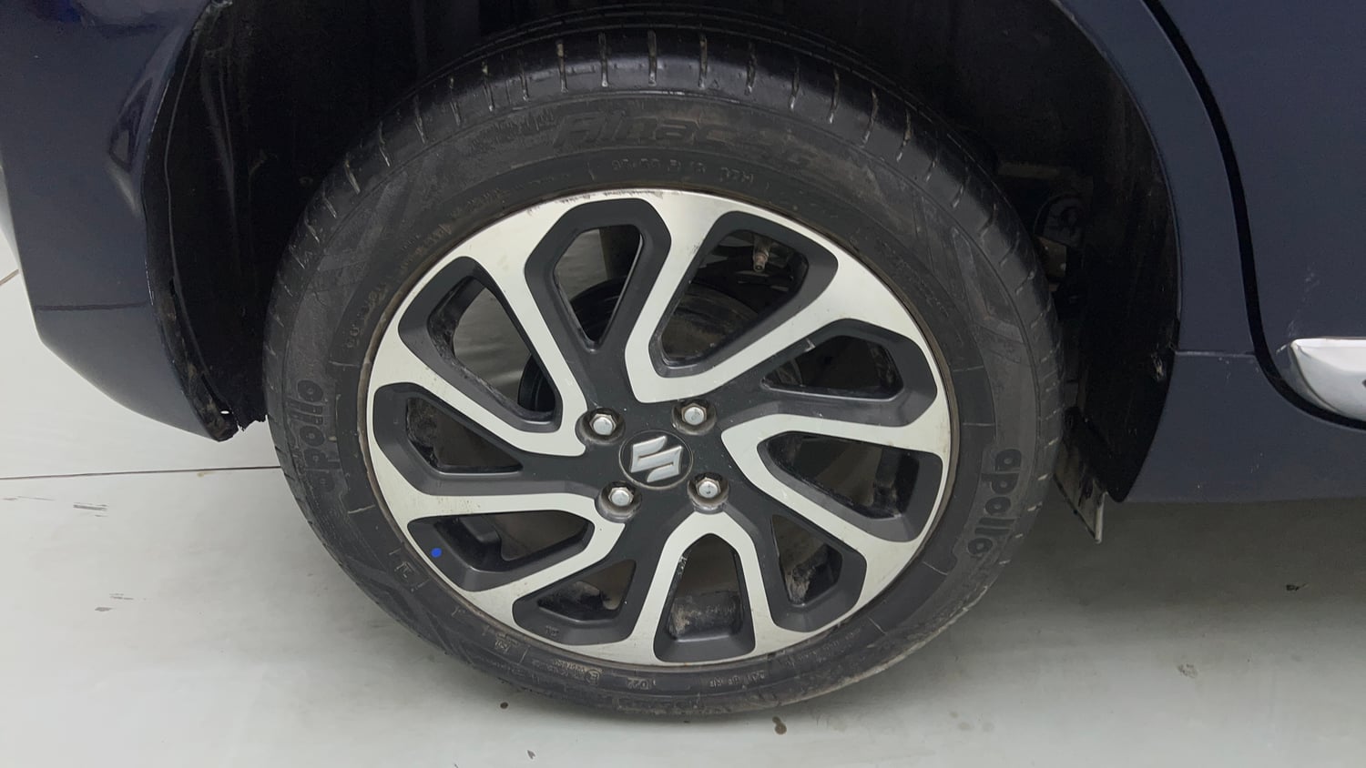 Used 2022 Maruti Suzuki Baleno Alpha AGS Petrol Automatic tyres RIGHT REAR TYRE RIM VIEW