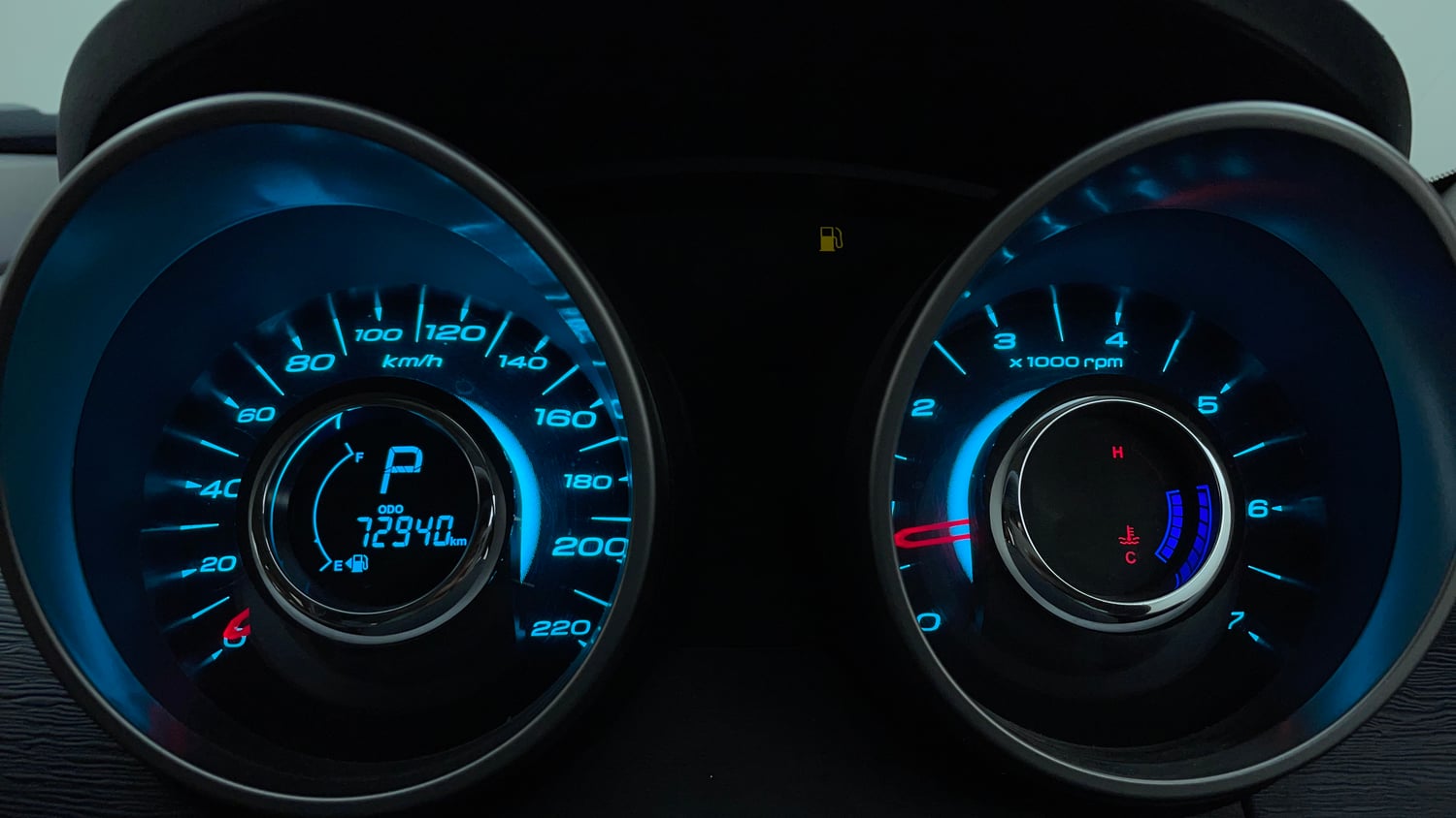 Used 2018 Mahindra XUV500 W9 AT Diesel Automatic interior CLUSTERMETER VIEW