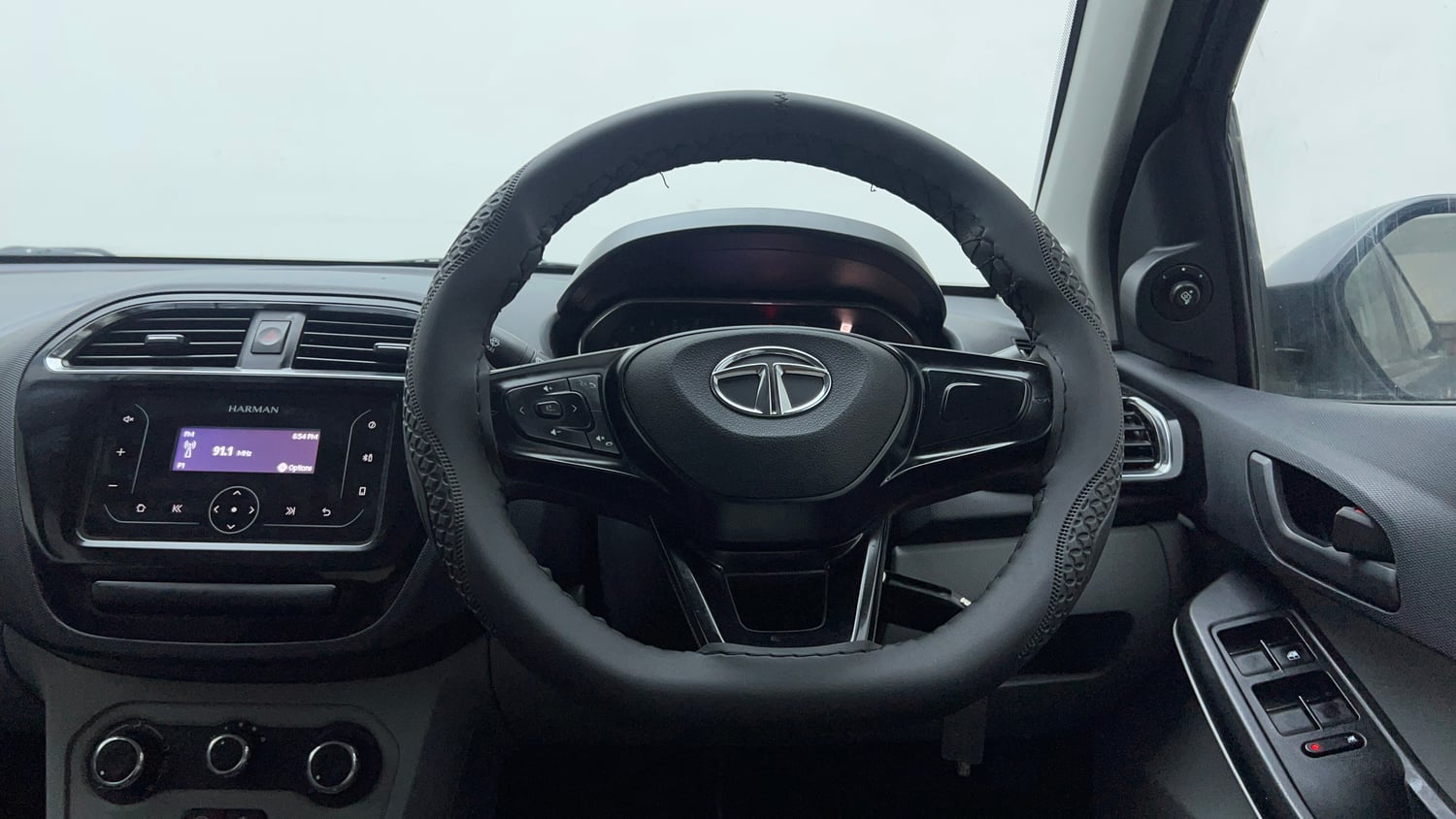 Used 2021 Tata Tiago XT Petrol Manual interior STEERING VIEW