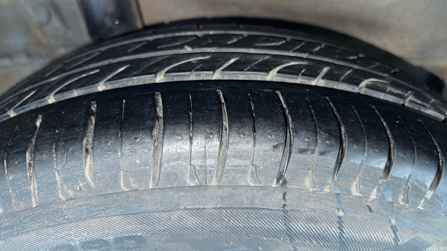Used 2015 Honda City VX CVT Petrol Automatic tyres RIGHT REAR TYRE TREAD VIEW