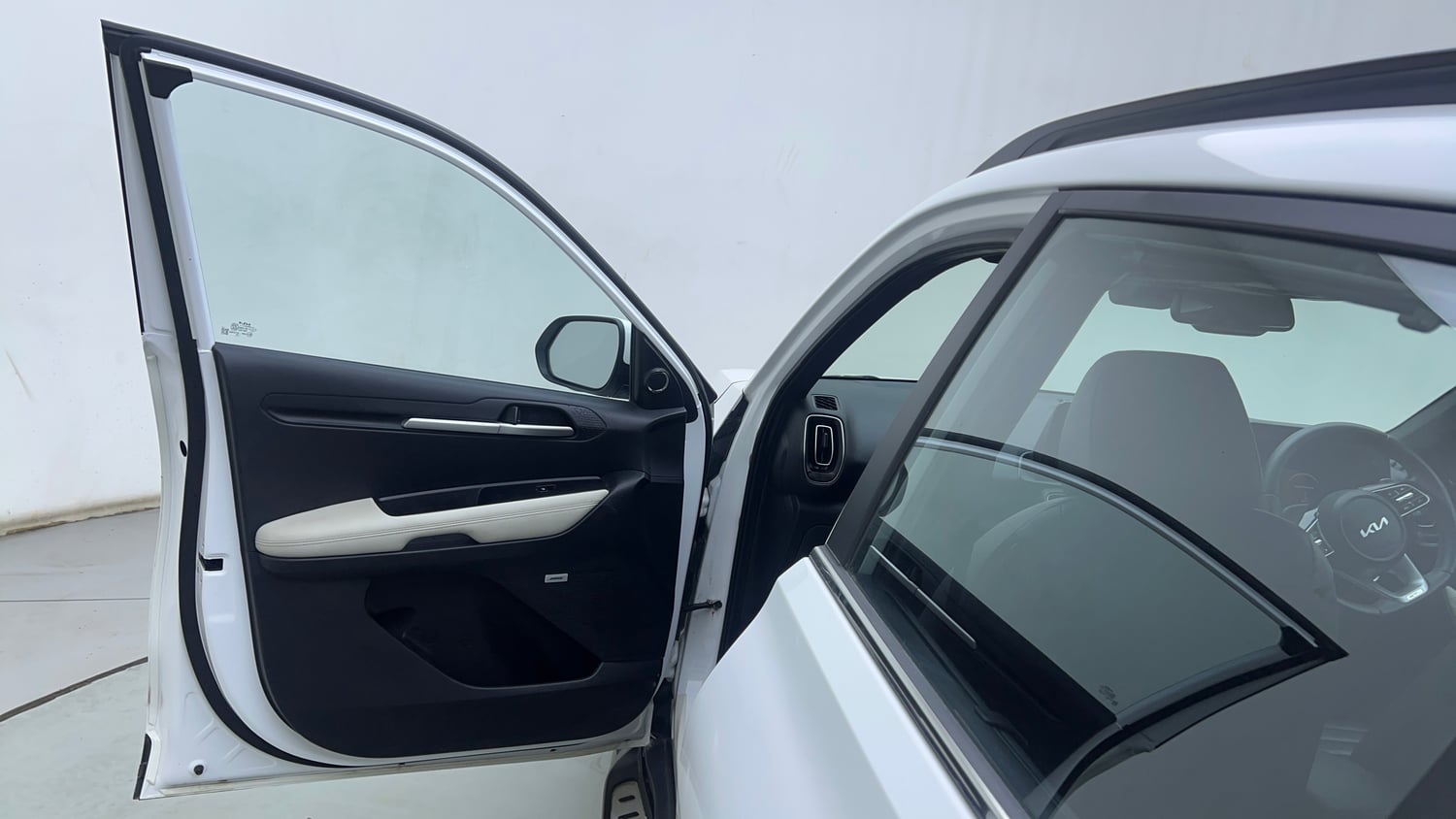 Used 2024 Kia Sonet GTX Plus 1.0 Turbo Petrol DCT Petrol Automatic interior LEFT FRONT DOOR OPEN VIEW