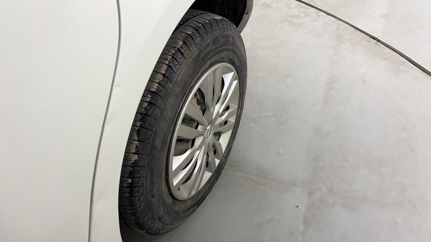 Used 2014 Maruti Suzuki Swift VXi Petrol Manual dents MINOR DENT