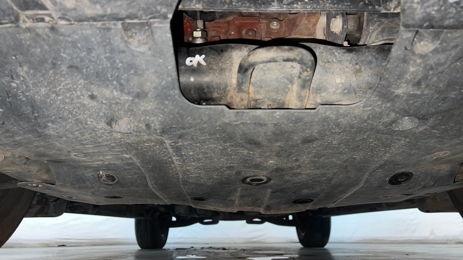 Used 2021 Mahindra XUV500 W7 Diesel Manual extra FRONT LEFT UNDERBODY VIEW