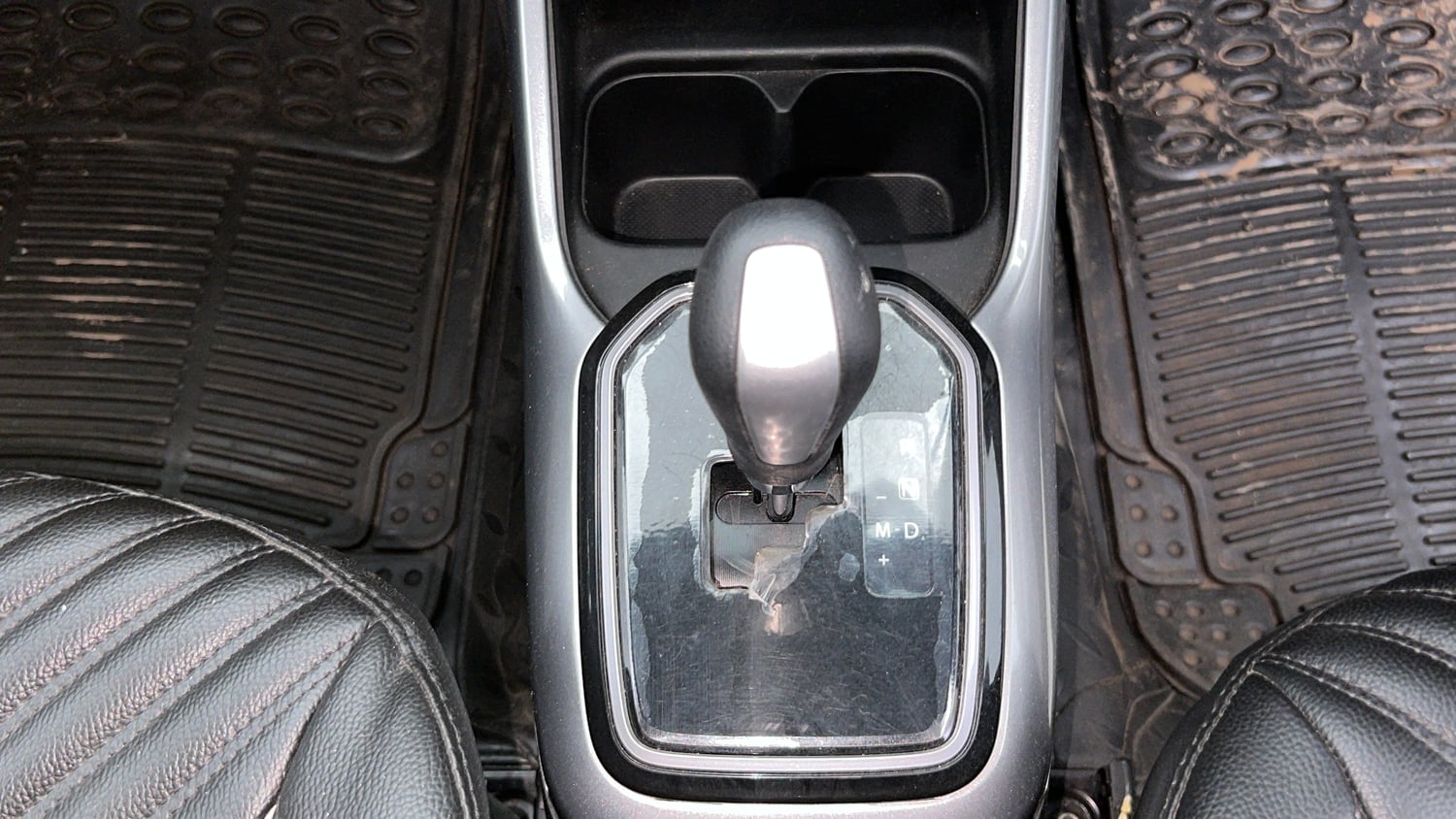 Used 2024 Maruti Suzuki Ignis Zeta 1.2 AMT Petrol Automatic interior GEAR  KNOB VIEW