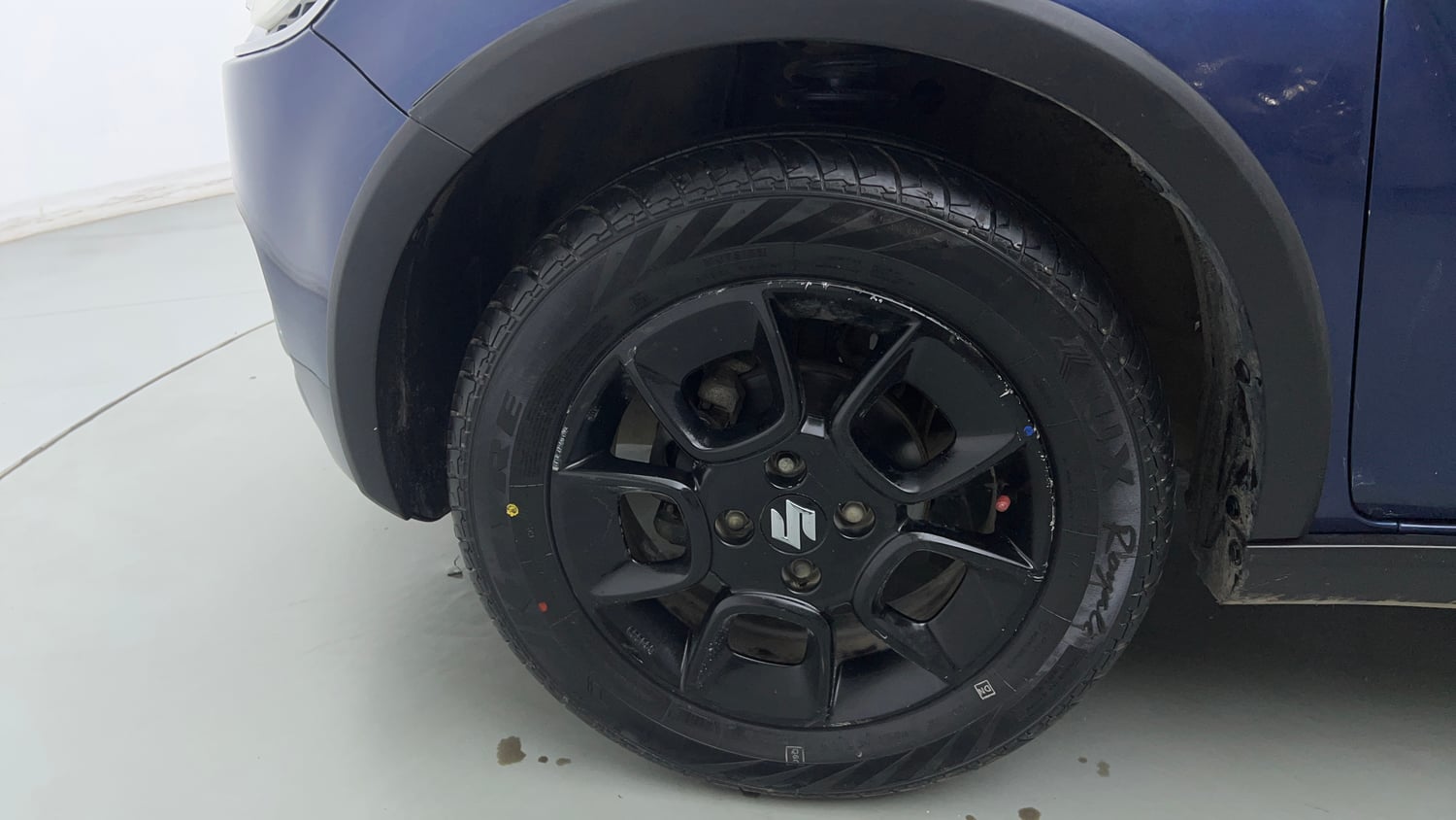 Used 2019 Maruti Suzuki Ignis Zeta 1.2 MT Petrol Manual tyres LEFT FRONT TYRE RIM VIEW