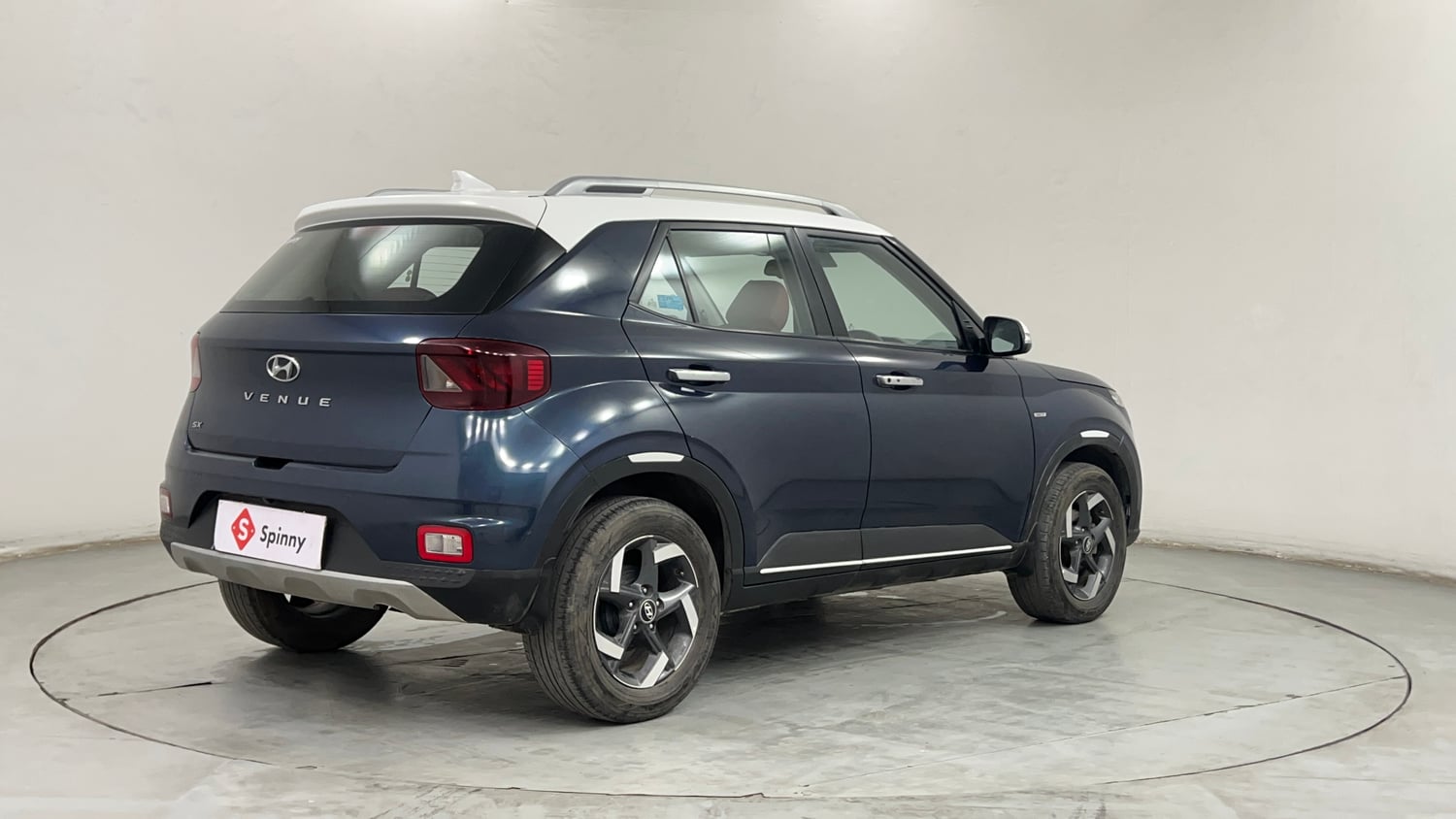 Used 2019 Hyundai Venue SX Plus 1.0 Turbo DCT Dual Tone Petrol Automatic exterior RIGHT REAR CORNER VIEW
