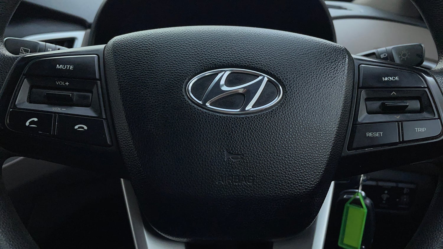 Used 2018 Hyundai Creta E Plus 1.6 Petrol Petrol Manual top_features Airbags