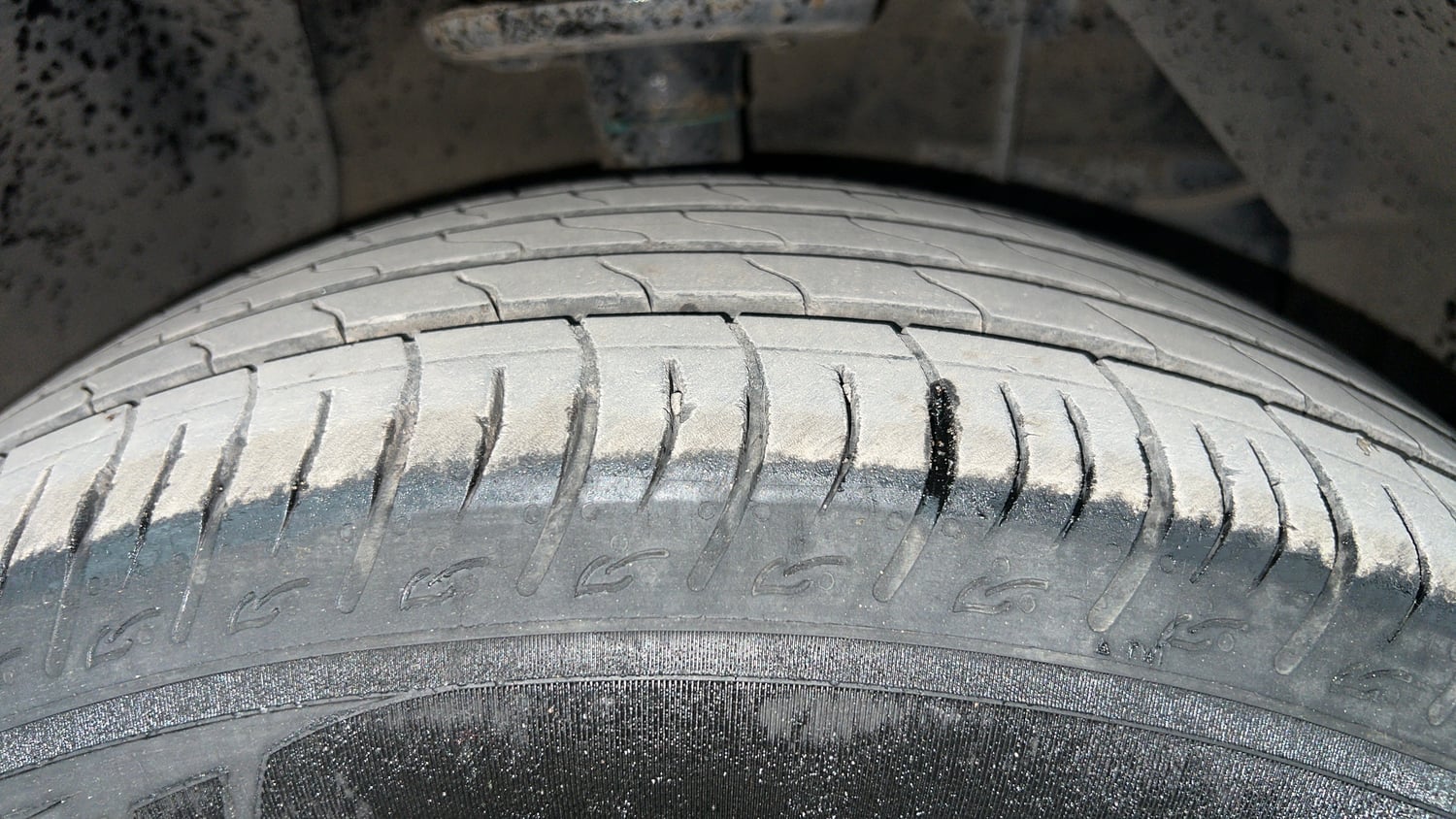 Used 2024 Maruti Suzuki Brezza LXi S-CNG Cng Manual tyres RIGHT FRONT TYRE TREAD VIEW