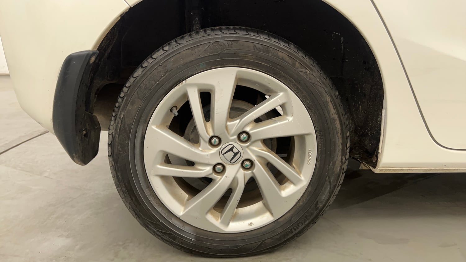 Used 2016 Honda Jazz VX Petrol Petrol Manual tyres RIGHT REAR TYRE RIM VIEW