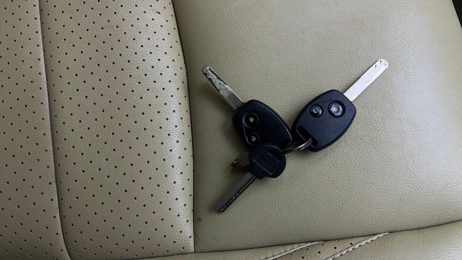 Used 2015 Honda Amaze 1.2 SX i-VTEC Petrol Manual extra CAR KEY VIEW