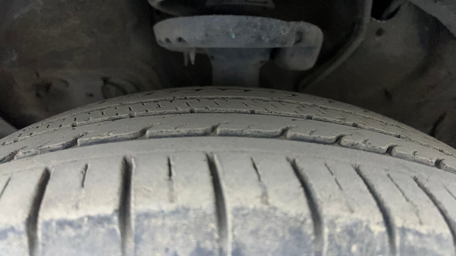 Used 2020 kia Seltos GTX Plus DCT 1.4 Petrol Automatic tyres LEFT FRONT TYRE TREAD VIEW