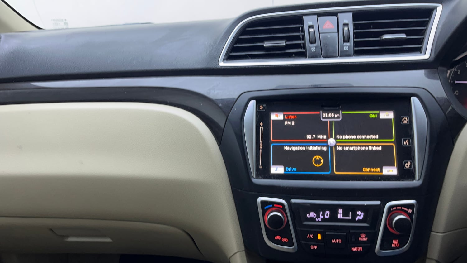 Used 2018 Maruti Suzuki Ciaz Alpha 1.4 AT Petrol Automatic interior MUSIC SYSTEM & AC CONTROL VIEW