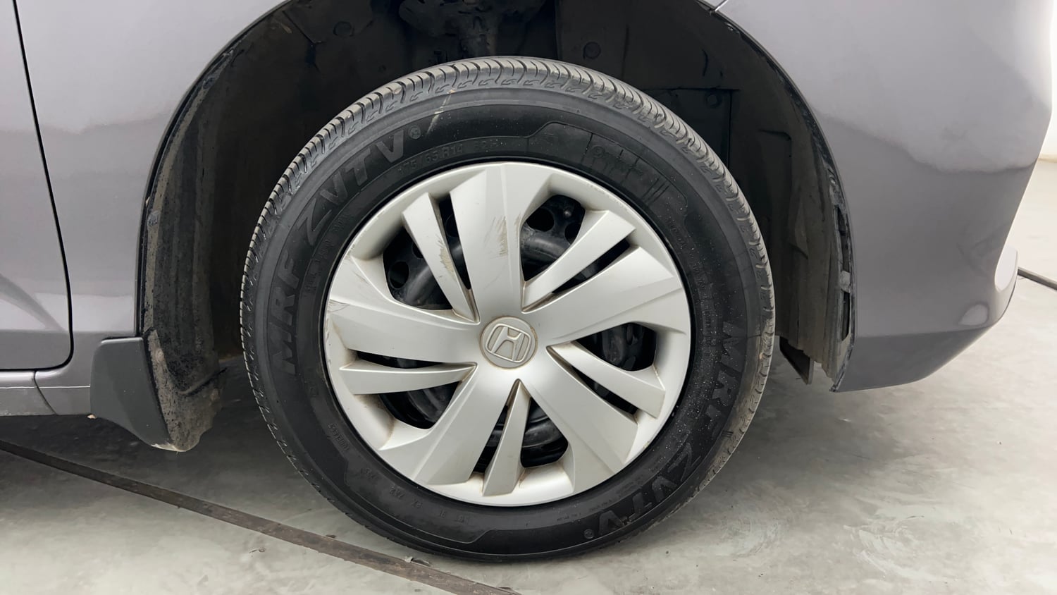 Used 2019 Honda Amaze 1.2 S MT Petrol Petrol Manual tyres RIGHT FRONT TYRE RIM VIEW