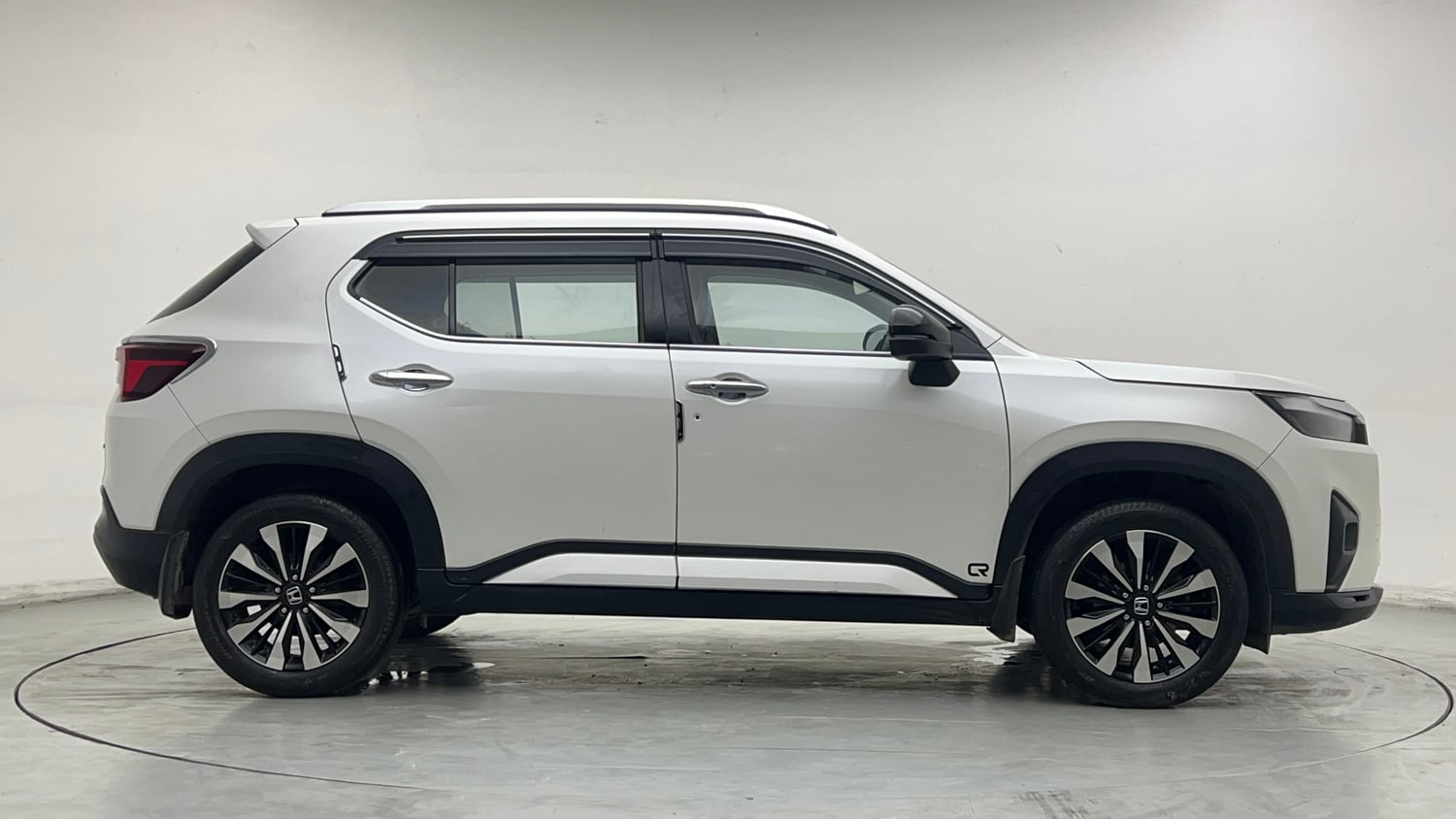 Used 2024 Honda Elevate ZX CVT Petrol Automatic exterior RIGHT SIDE VIEW