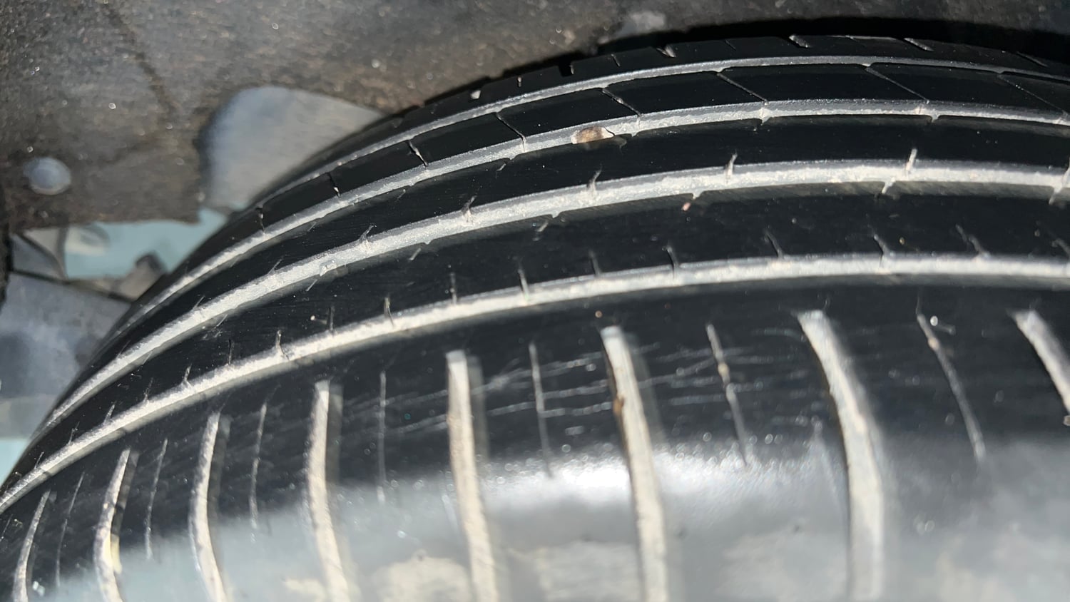 Used 2018 Maruti Suzuki Baleno Alpha 1.2 AT Petrol Automatic tyres LEFT REAR TYRE TREAD VIEW