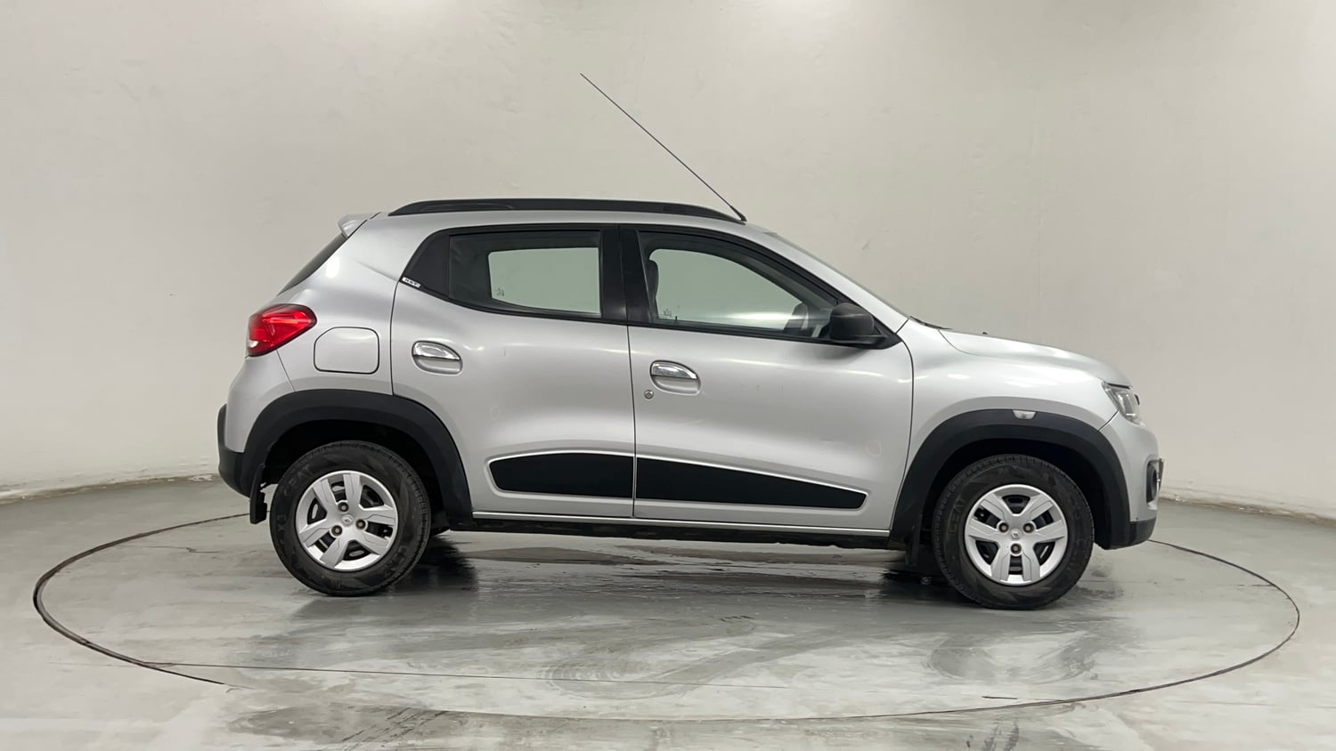 Used 2018 Renault Kwid RXT Petrol Manual exterior RIGHT SIDE VIEW