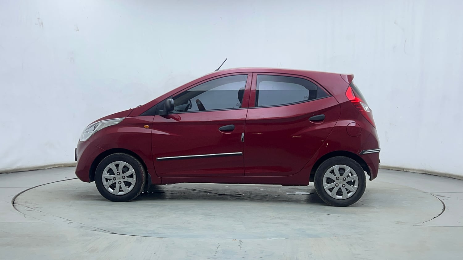 Used 2016 Hyundai Eon Magna + Petrol Manual exterior LEFT SIDE VIEW